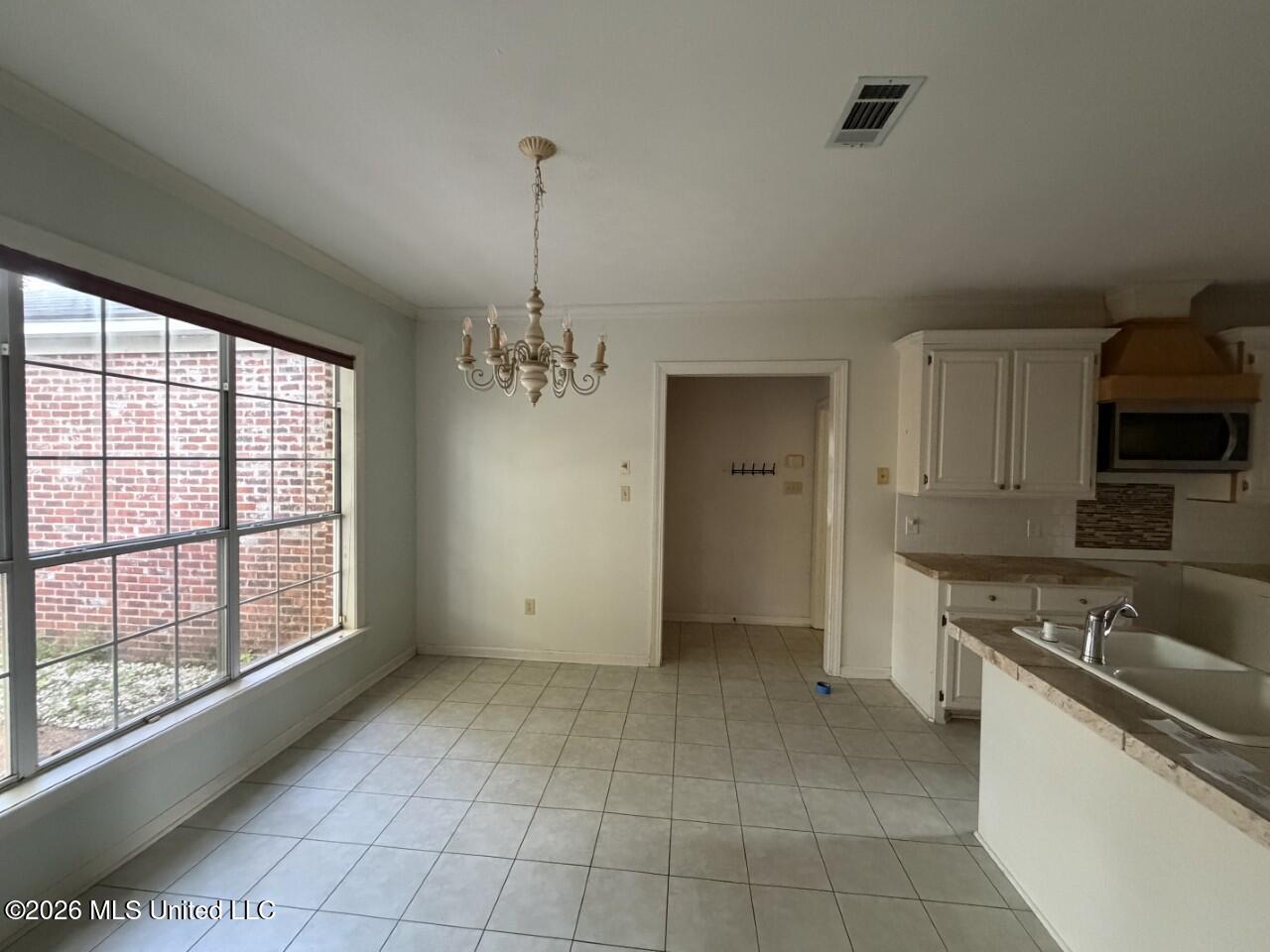448 Apple Valley Property Photo 5
