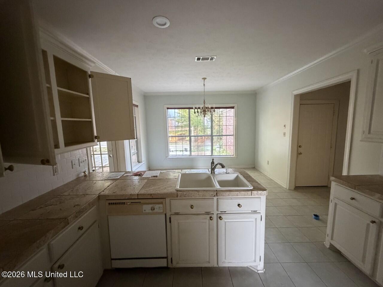 448 Apple Valley Property Photo 9