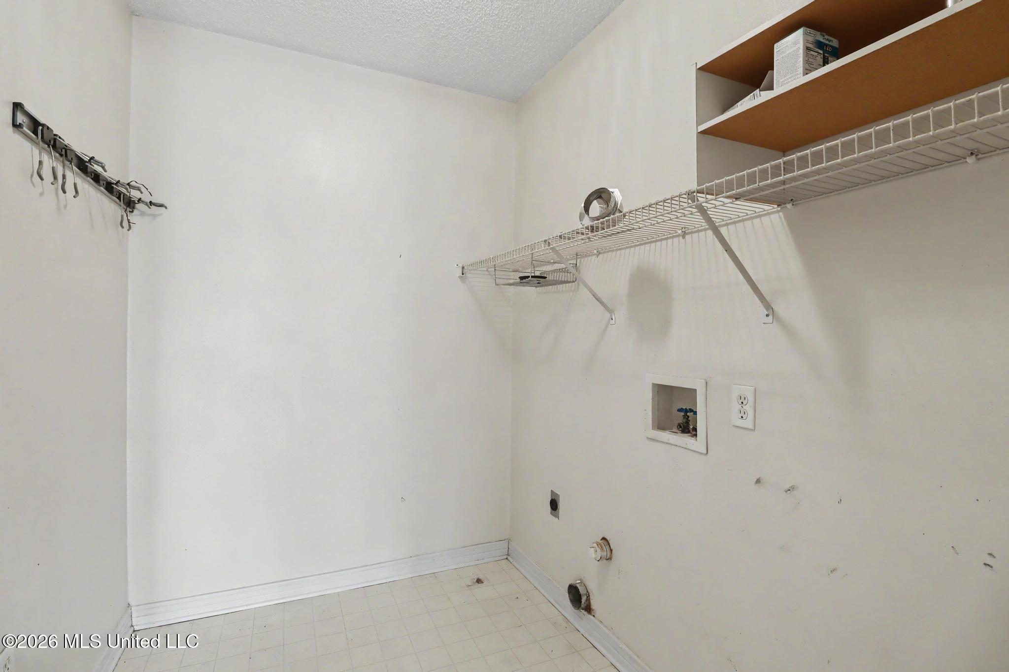 18041 Allen Road Property Photo 11