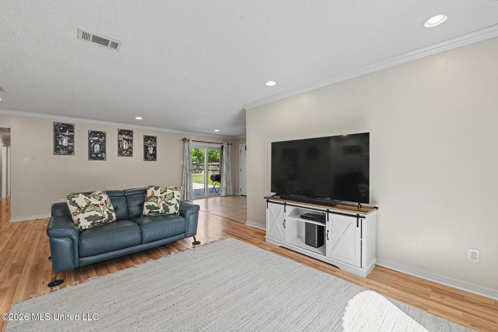2137 Sandalwood Place Property Photo 6