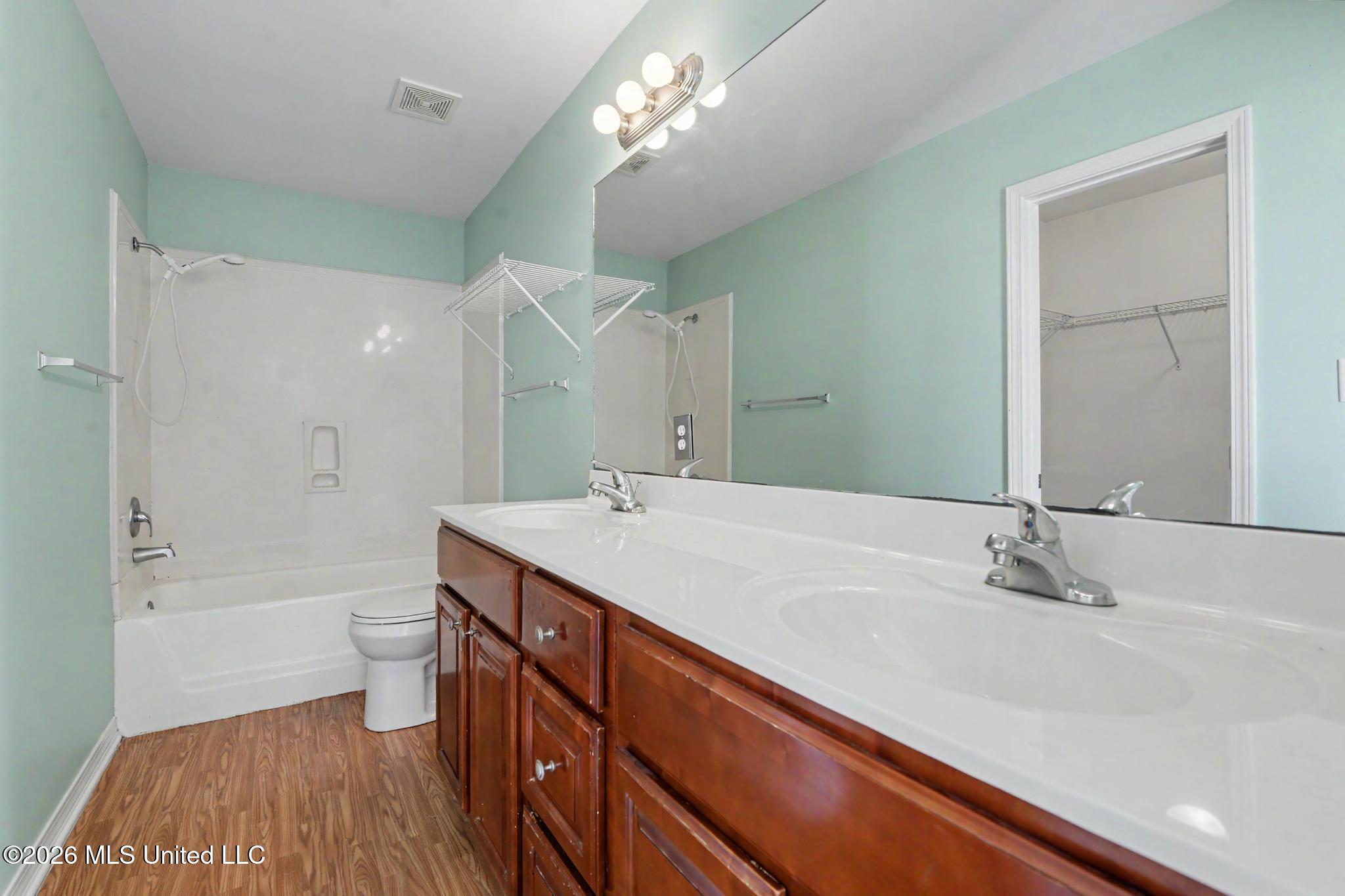 2313 Paula Circle Property Photo 10