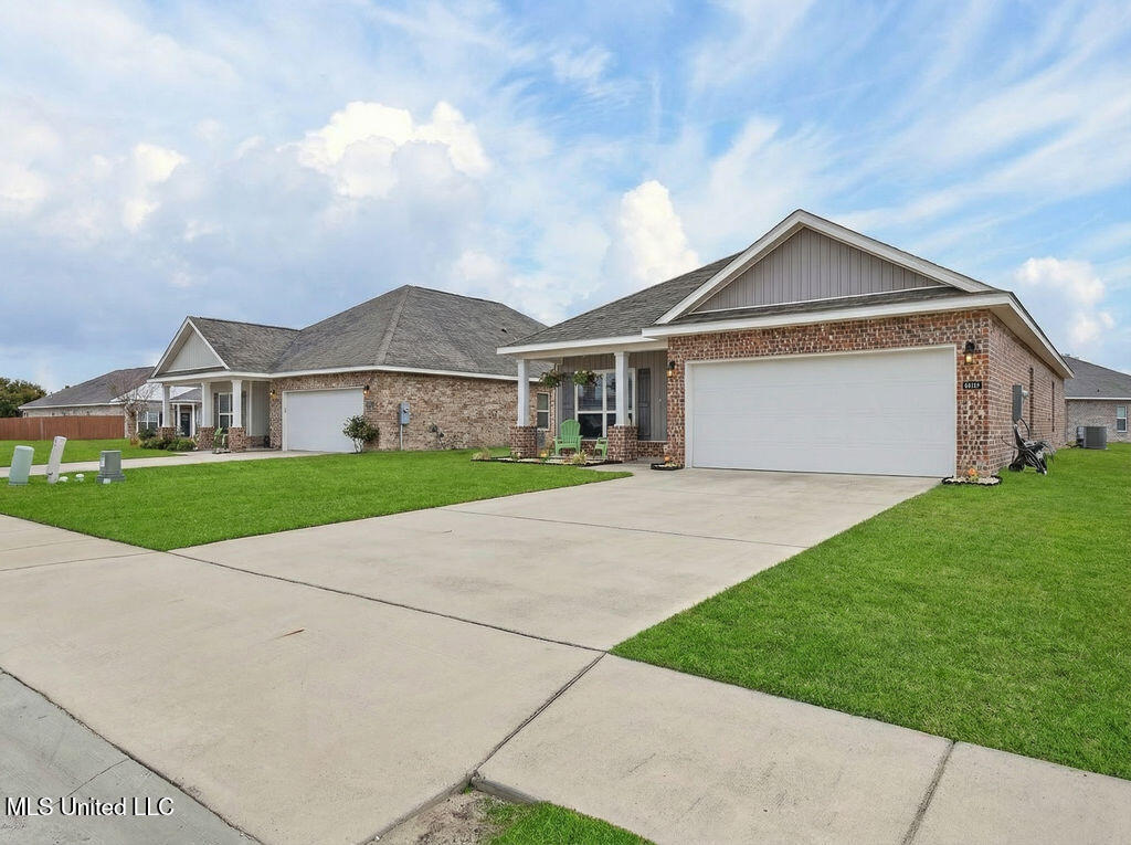 1052 Whimbrel Court Property Photo 2