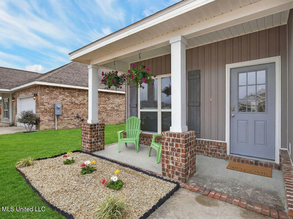 1052 Whimbrel Court Property Photo 5