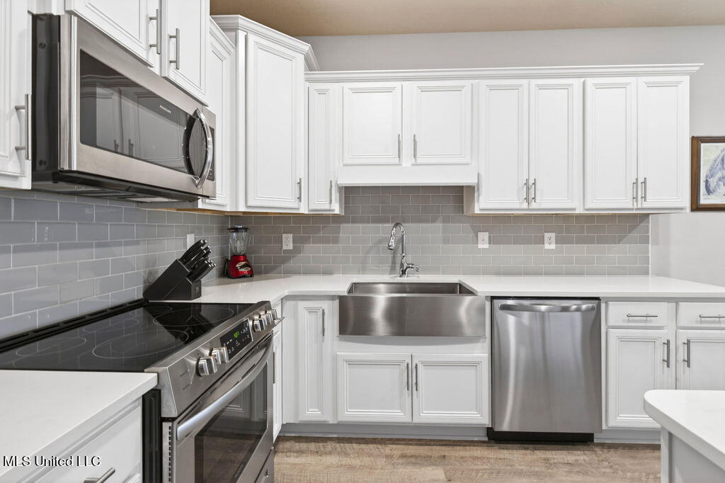 1052 Whimbrel Court Property Photo 12
