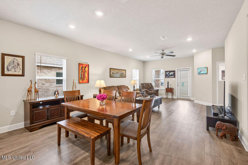 1052 Whimbrel Court Property Photo 13