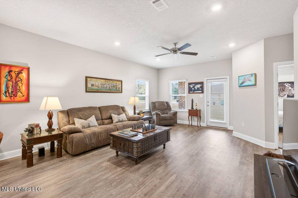 1052 Whimbrel Court Property Photo 14
