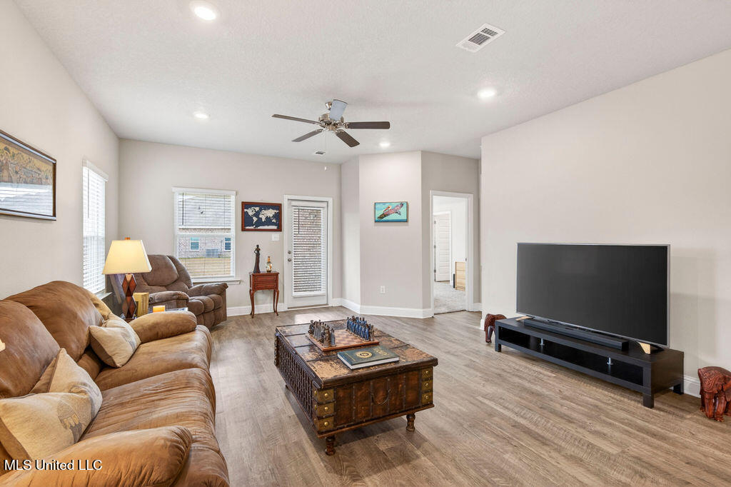 1052 Whimbrel Court Property Photo 15
