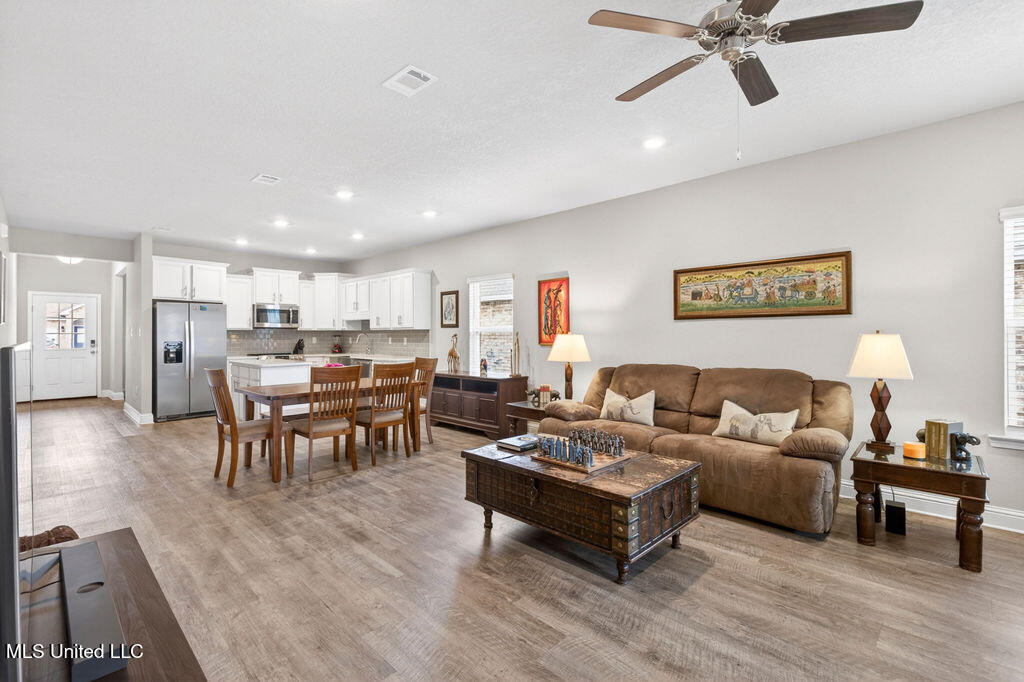 1052 Whimbrel Court Property Photo 16
