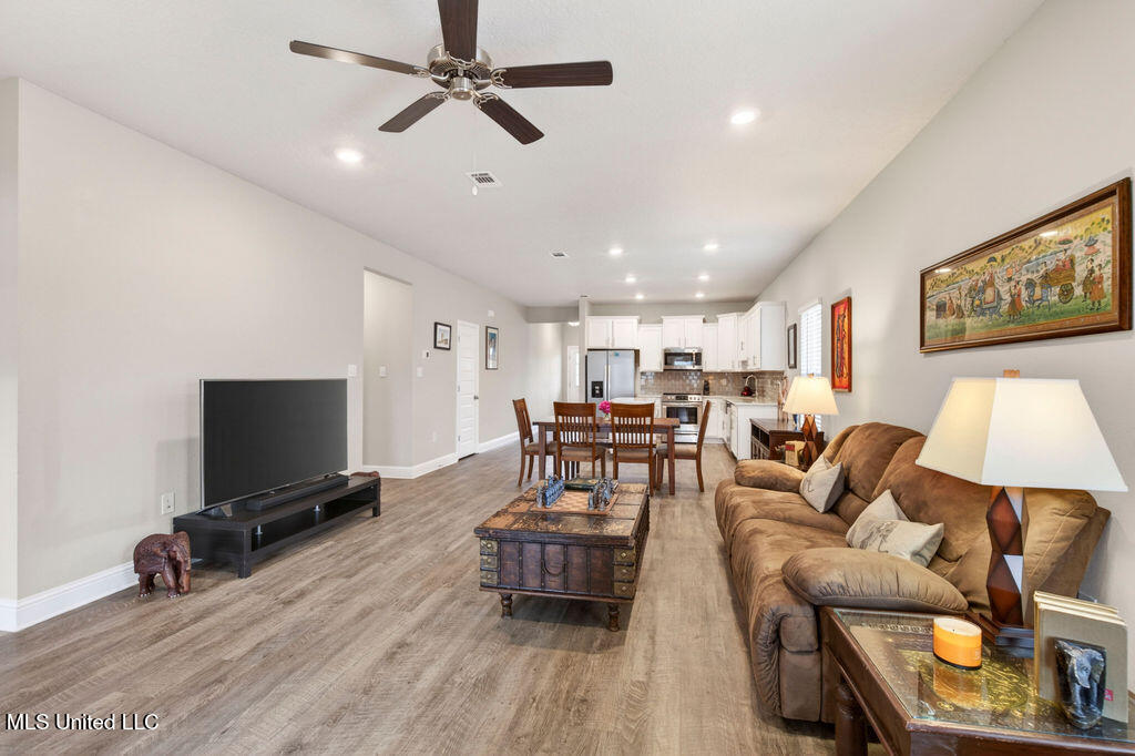 1052 Whimbrel Court Property Photo 17