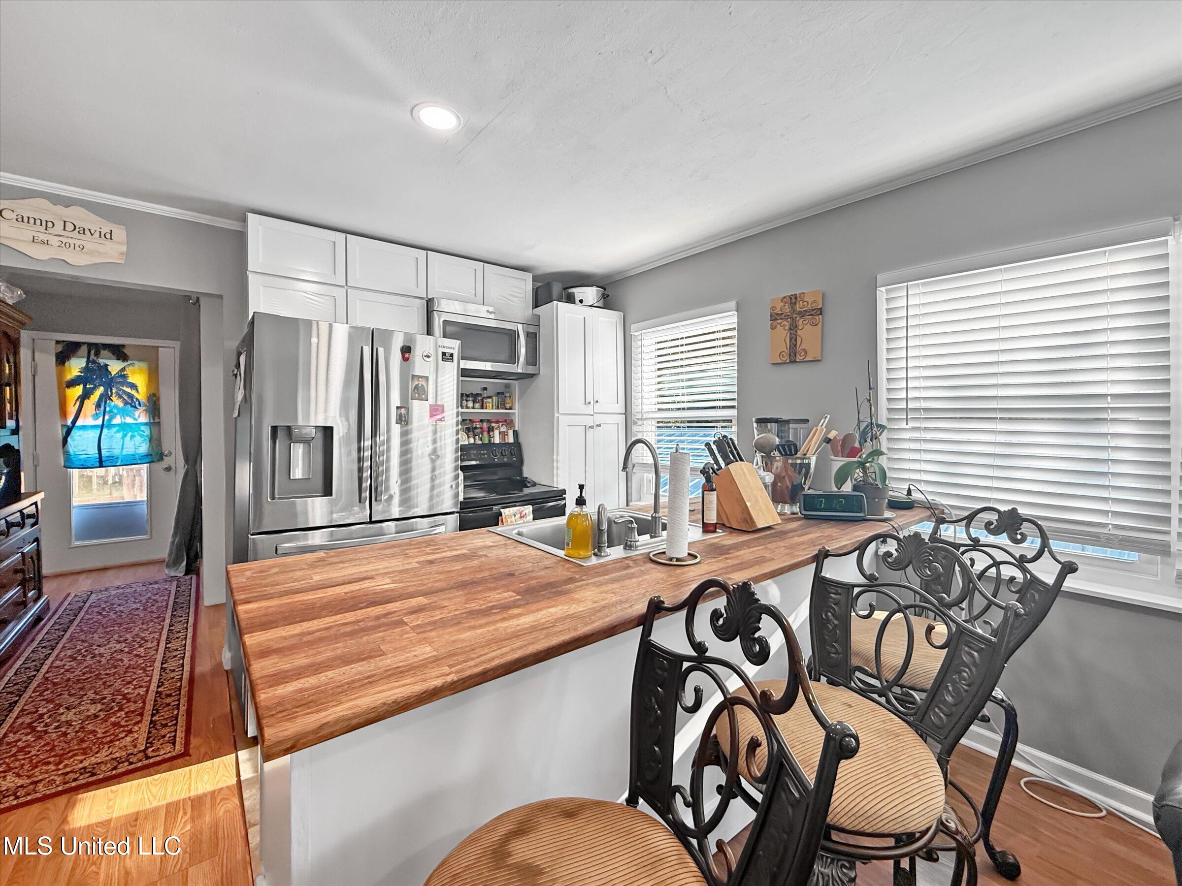 4098 14th Street Property Photo 11