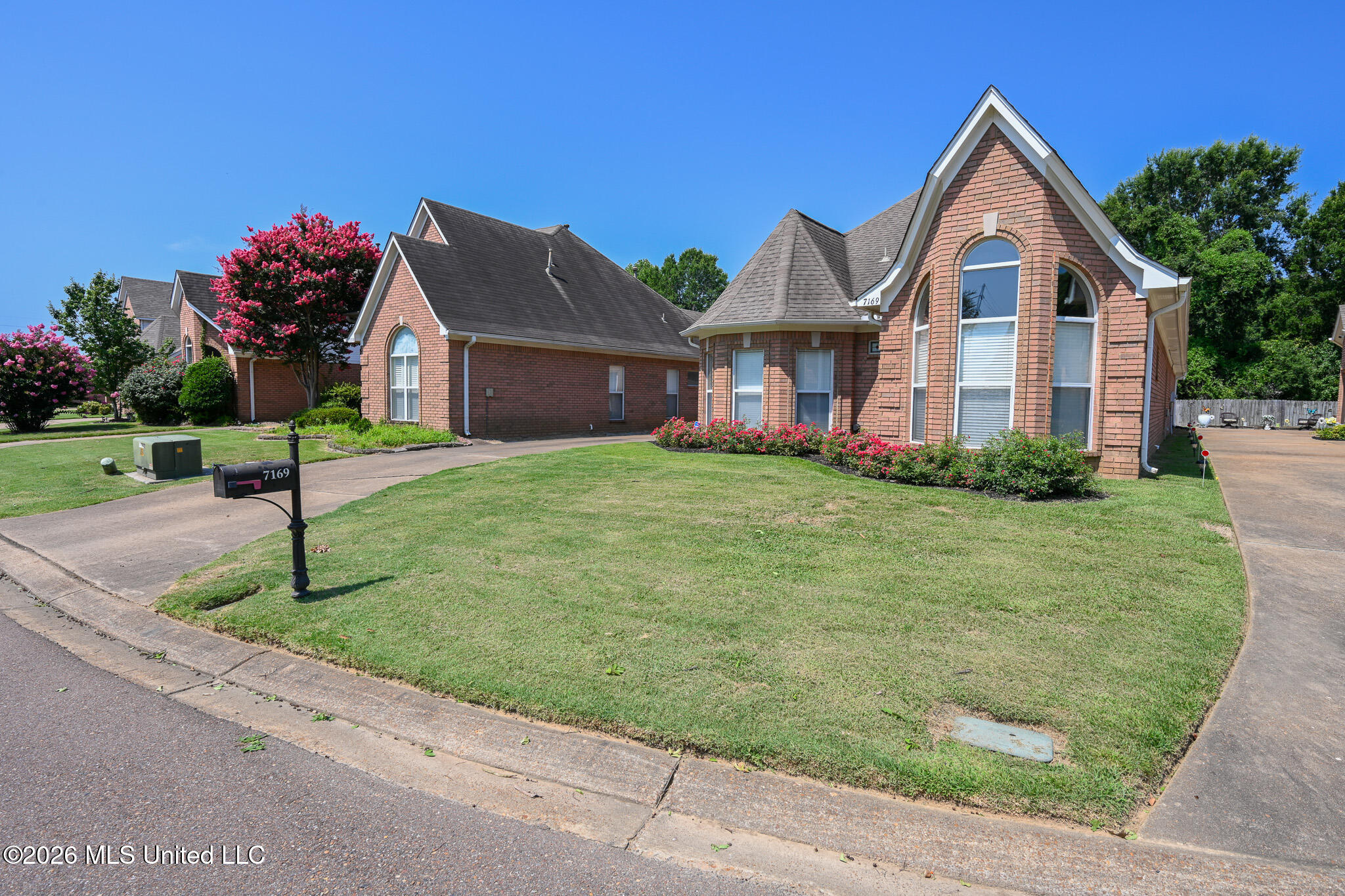 7169 N Swinnea Ridge Property Photo 2