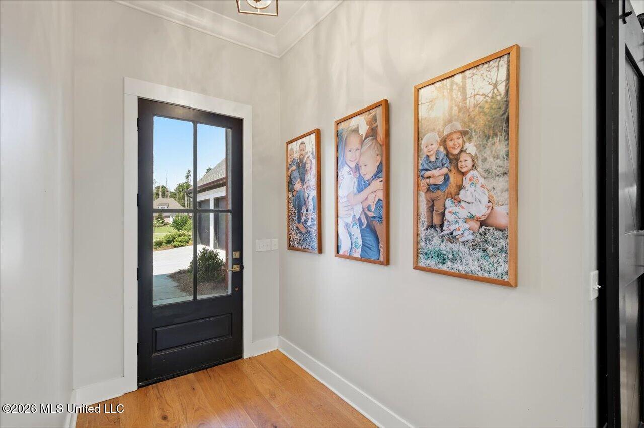 262 Reservoir Way Property Photo 6