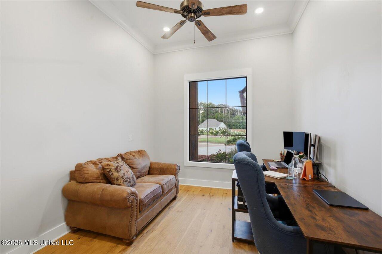 262 Reservoir Way Property Photo 12