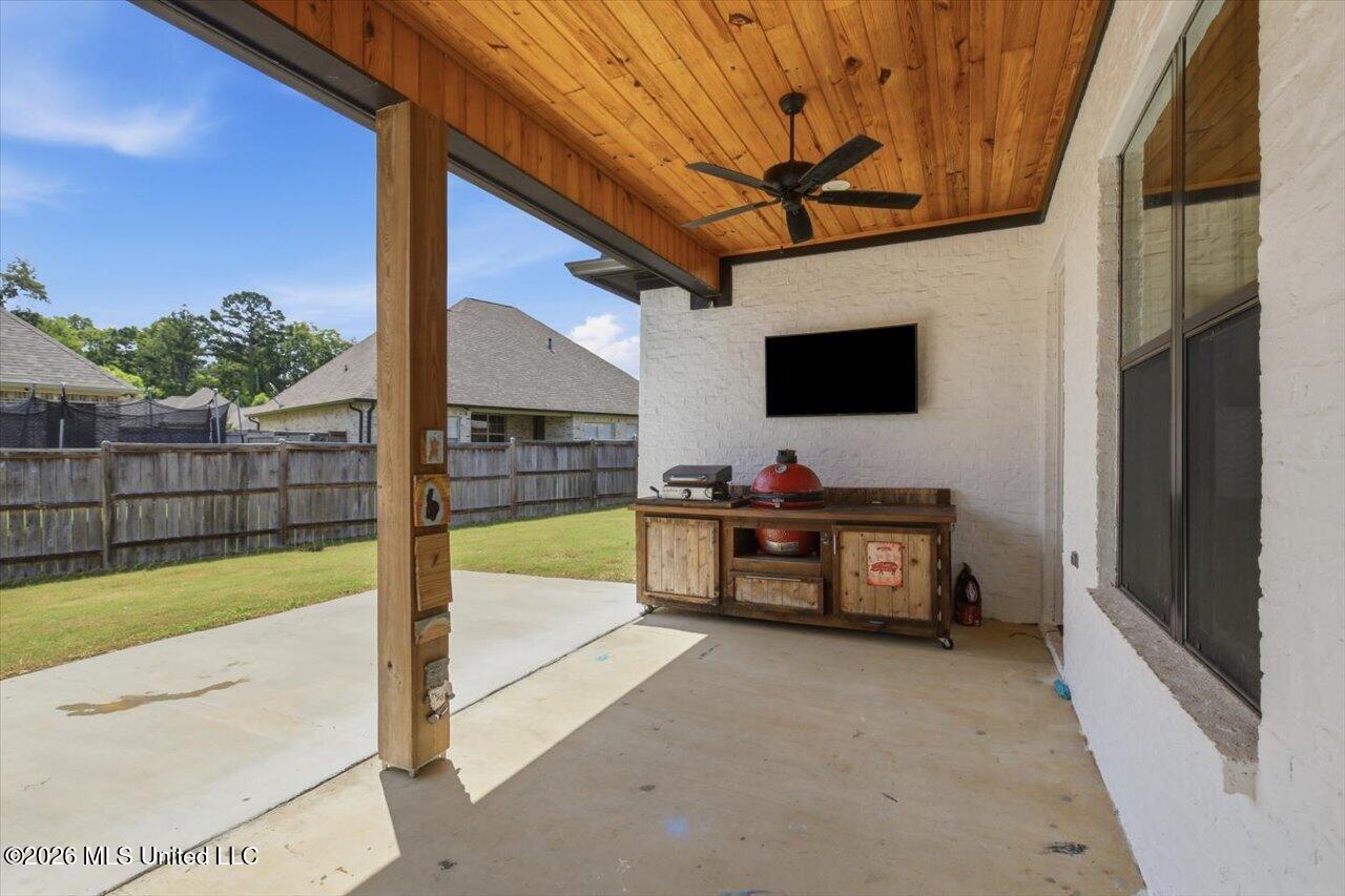 262 Reservoir Way Property Photo 39