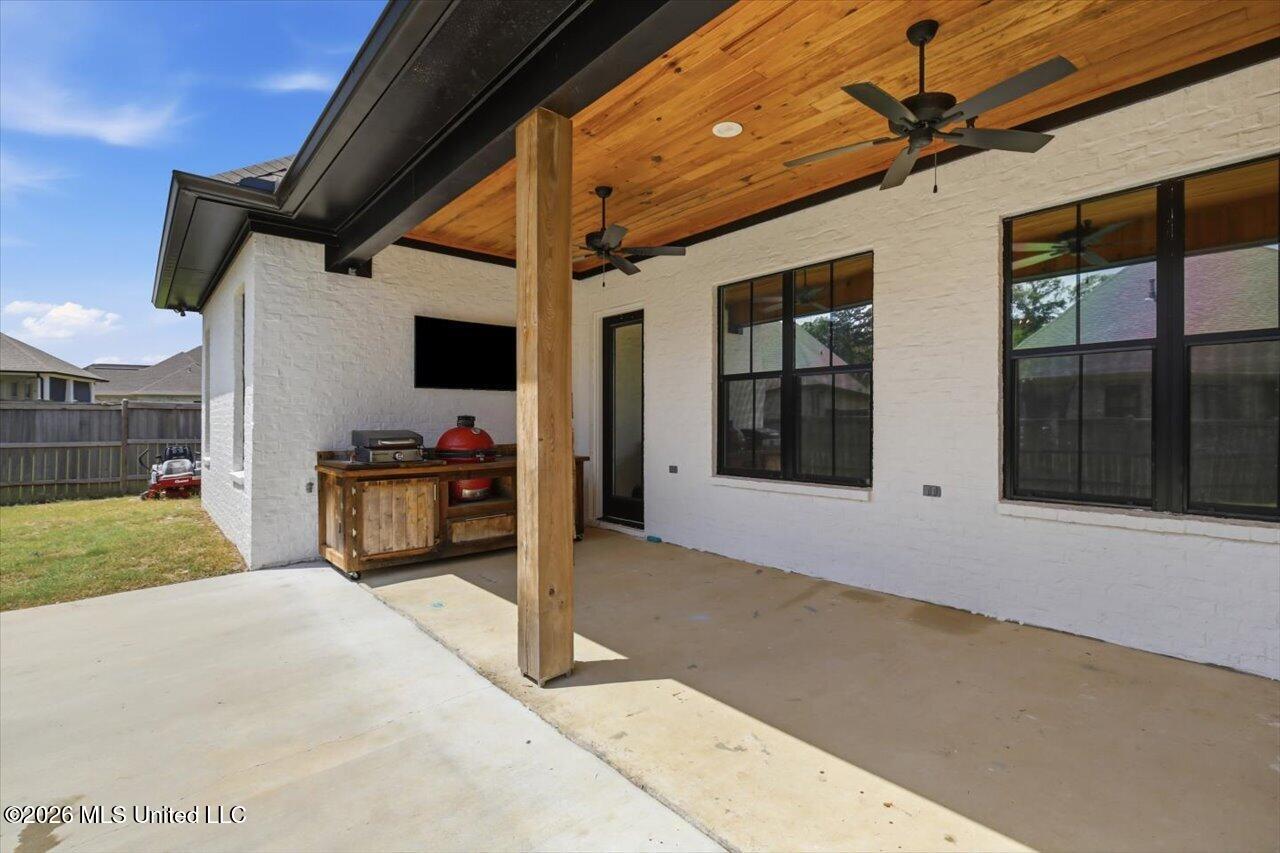 262 Reservoir Way Property Photo 40