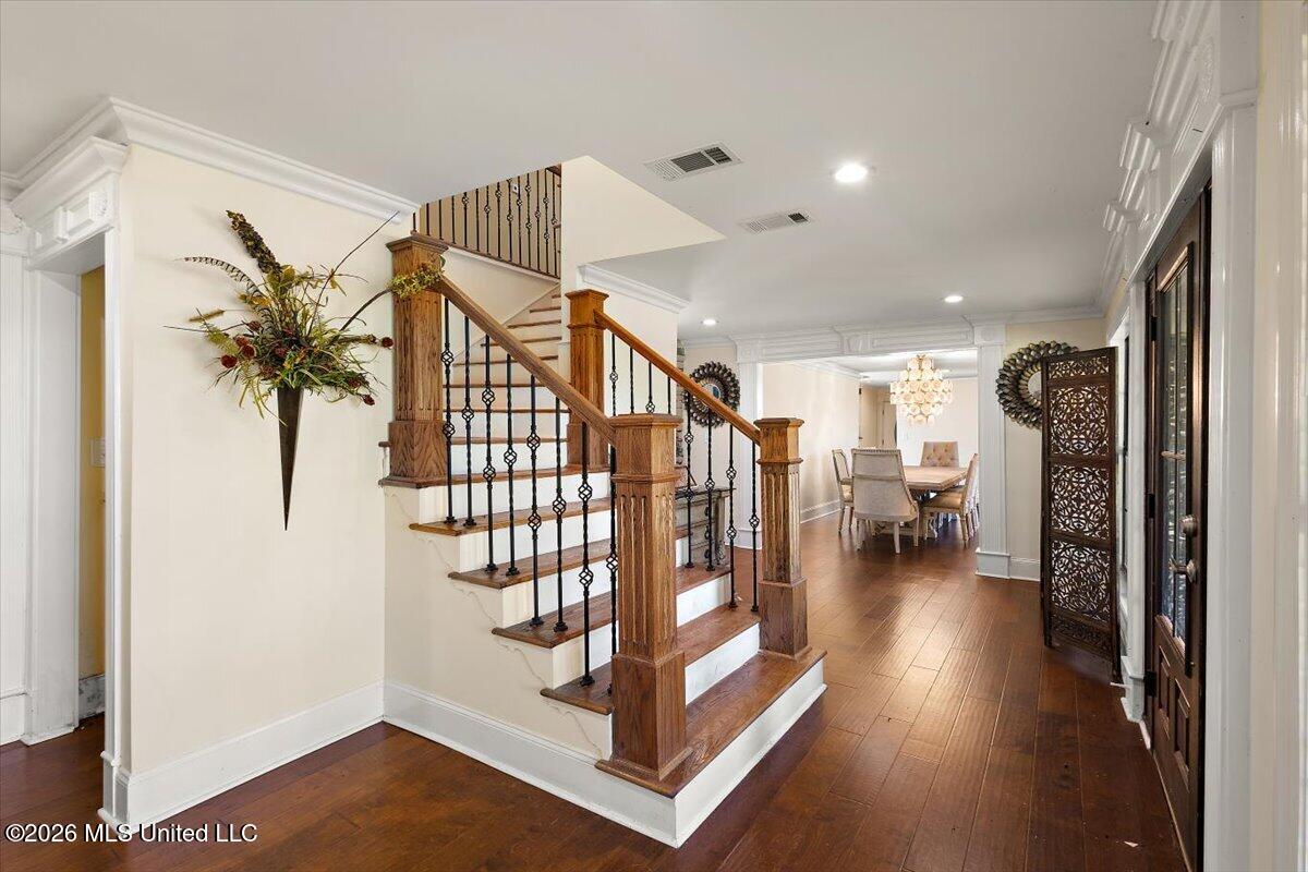 589 N Old Canton Road Property Photo 6