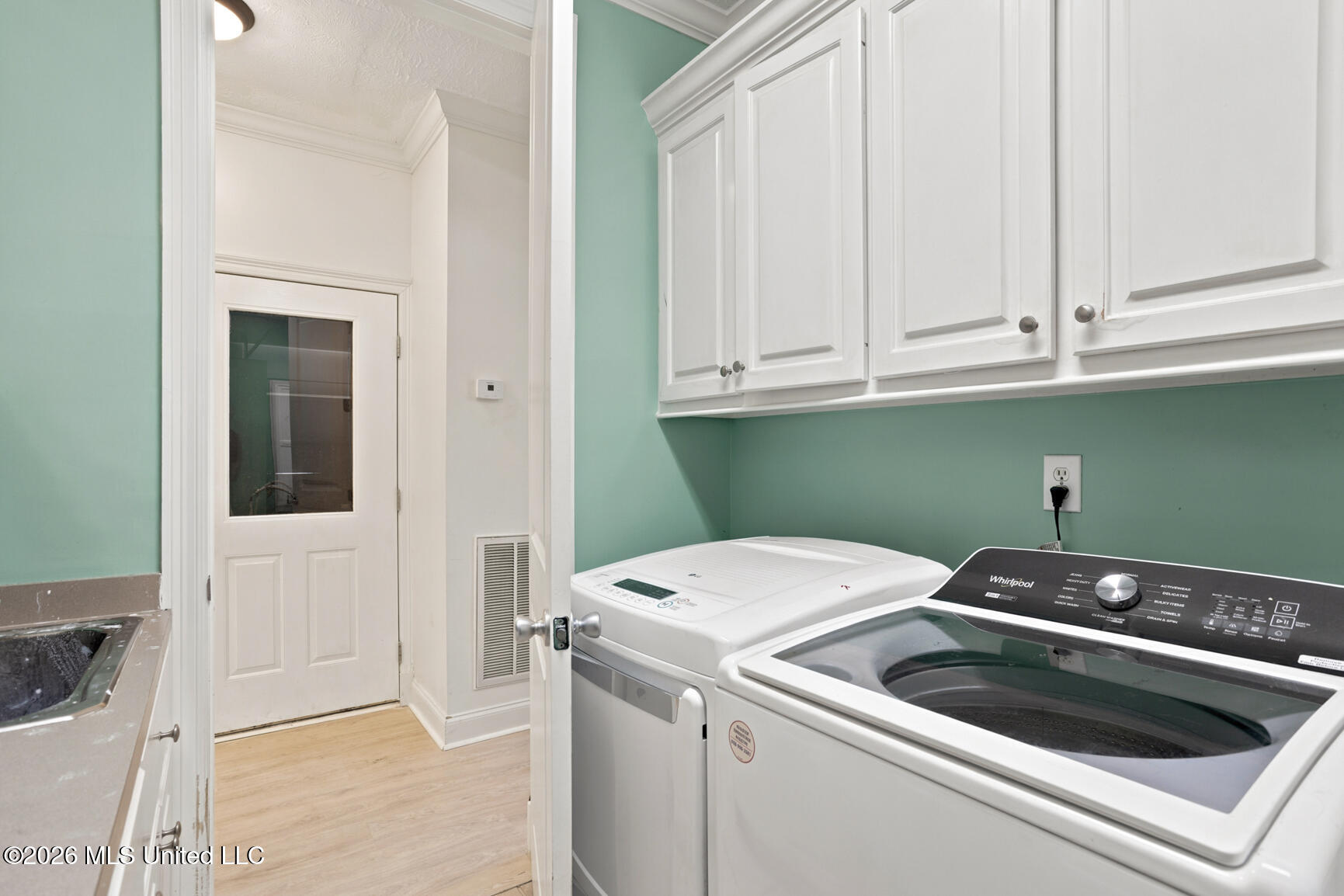 615 Turnberry Lane Property Photo 6