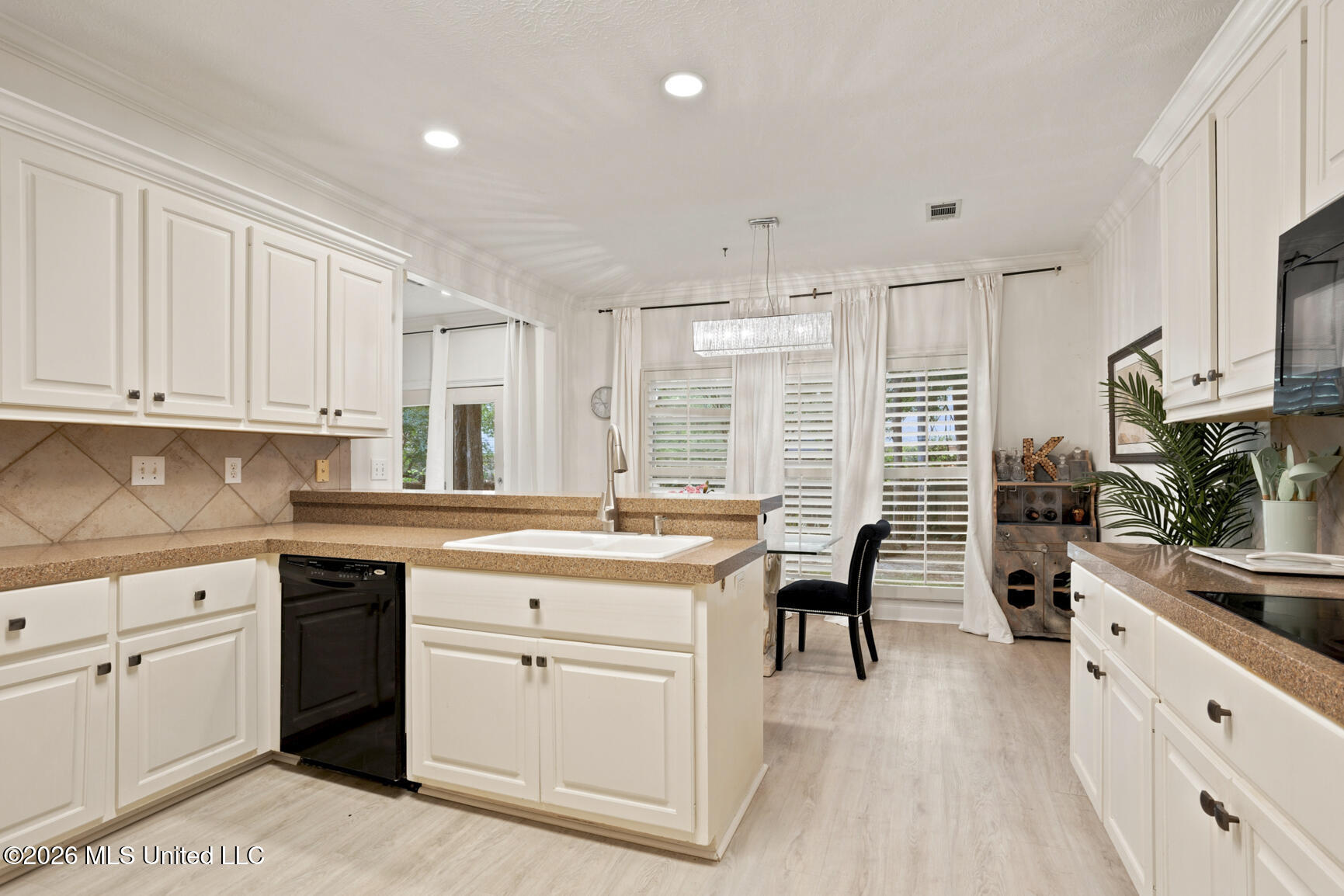 615 Turnberry Lane Property Photo 7