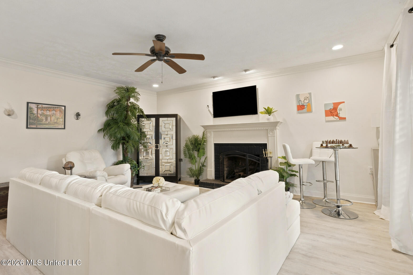 615 Turnberry Lane Property Photo 13