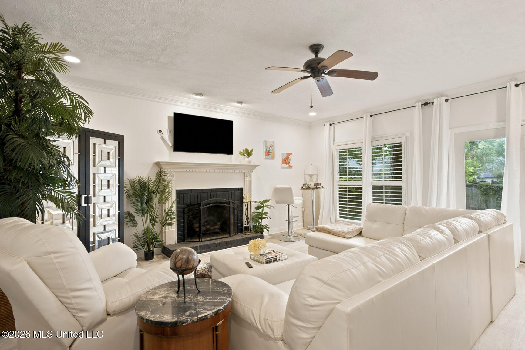615 Turnberry Lane Property Photo 14
