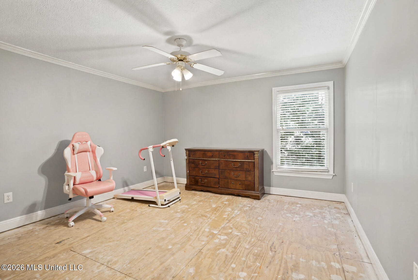 615 Turnberry Lane Property Photo 32