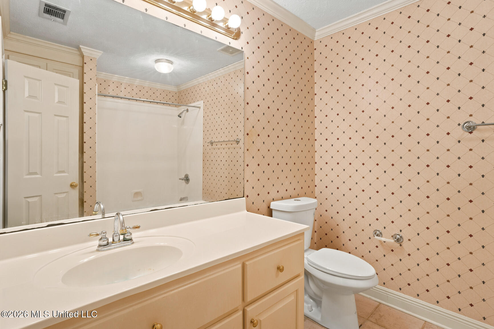 615 Turnberry Lane Property Photo 33
