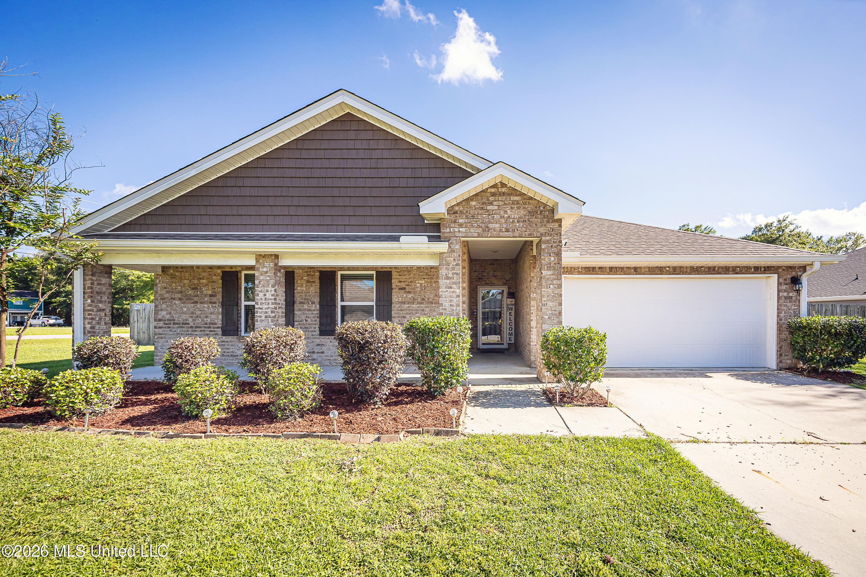 9125 Bellewood Drive Property Photo 1