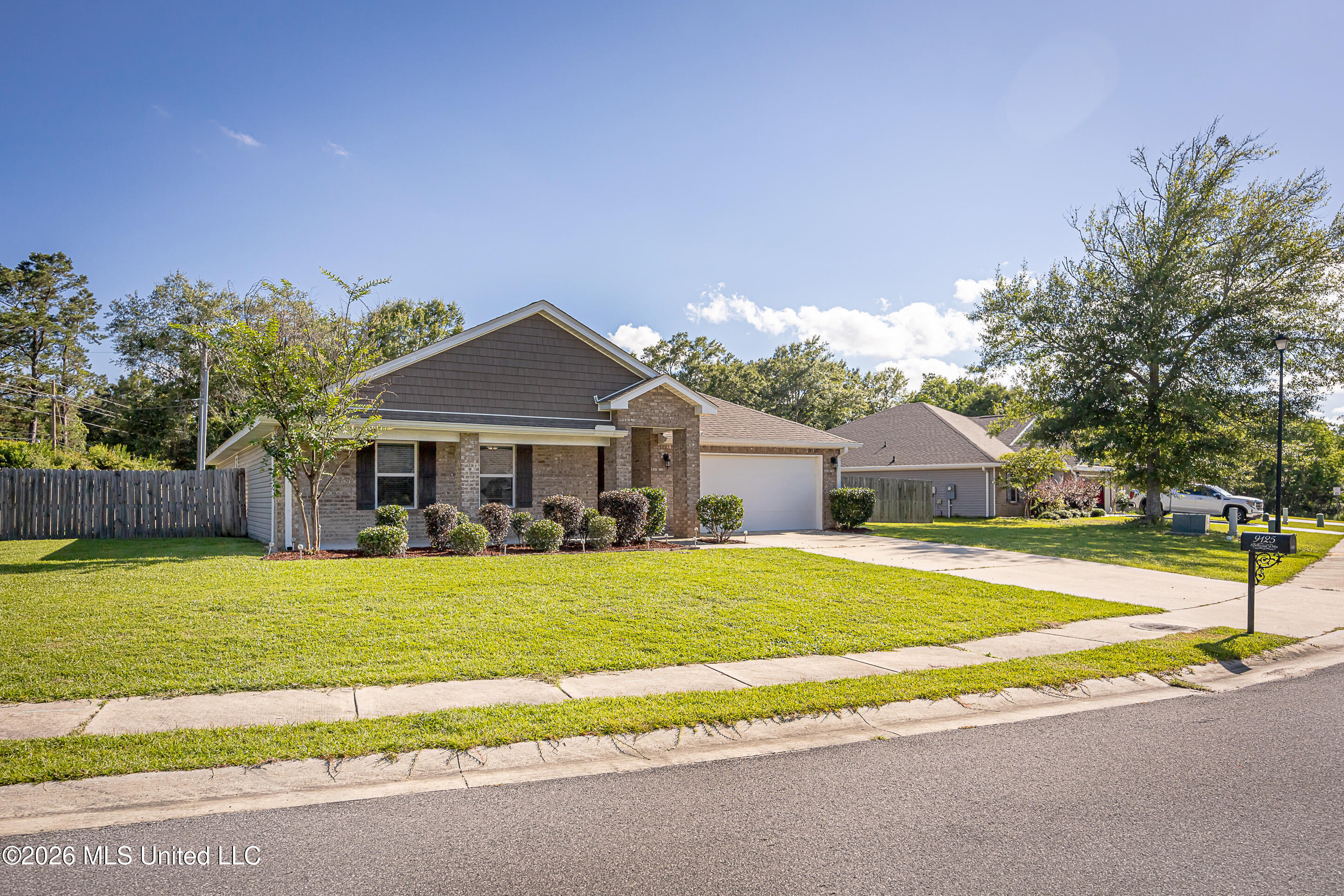 9125 Bellewood Drive Property Photo 3