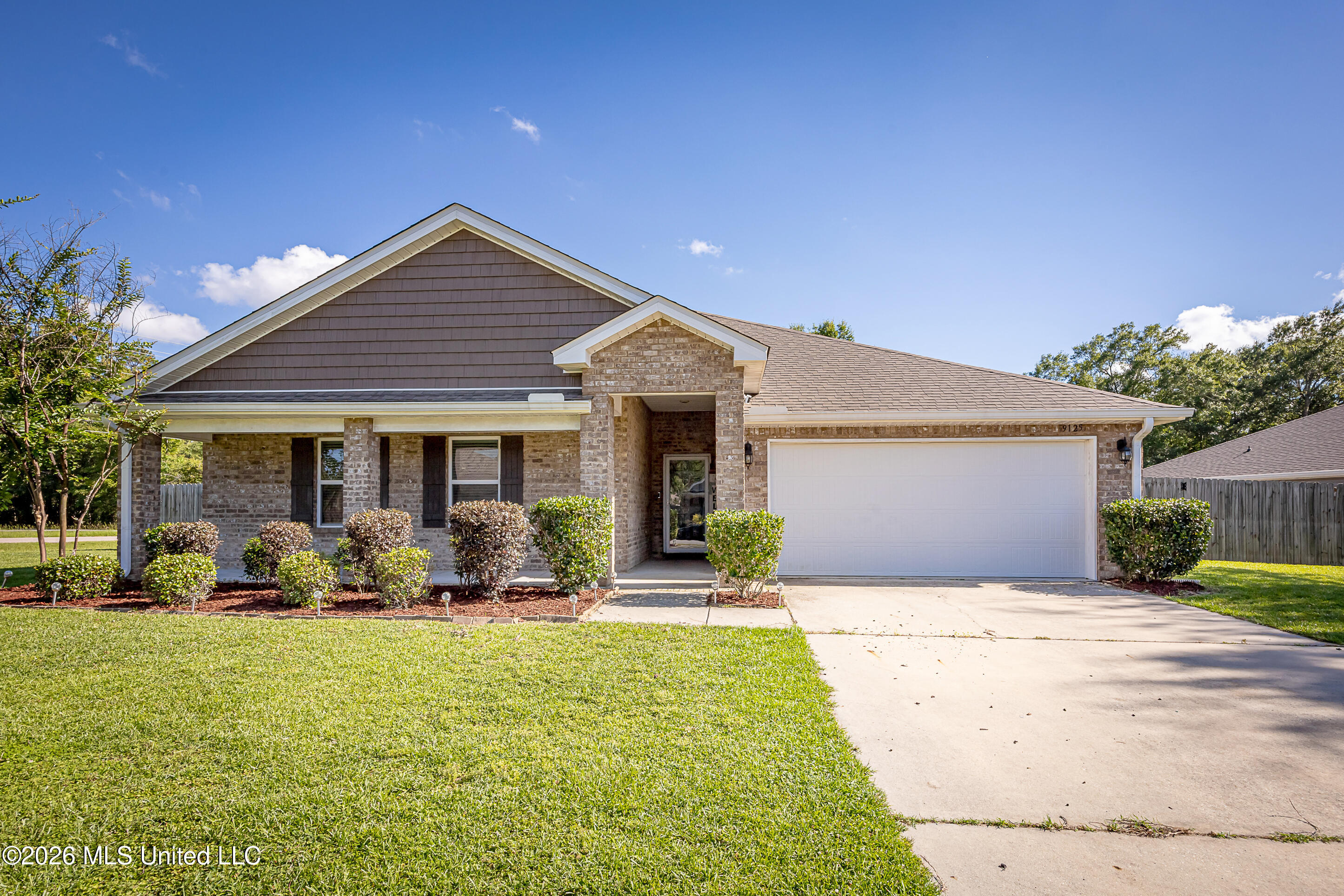 9125 Bellewood Drive Property Photo 5