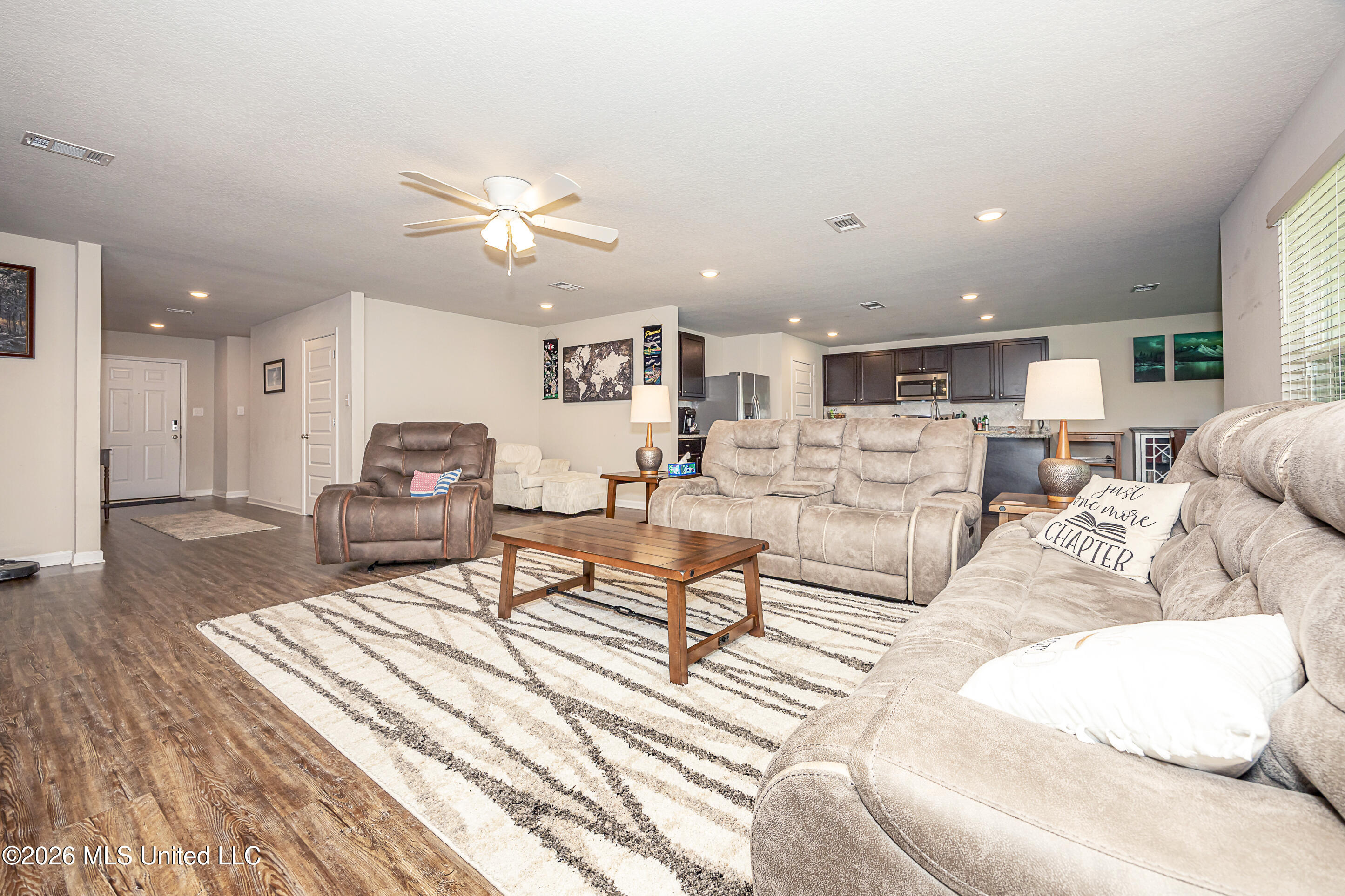 9125 Bellewood Drive Property Photo 6