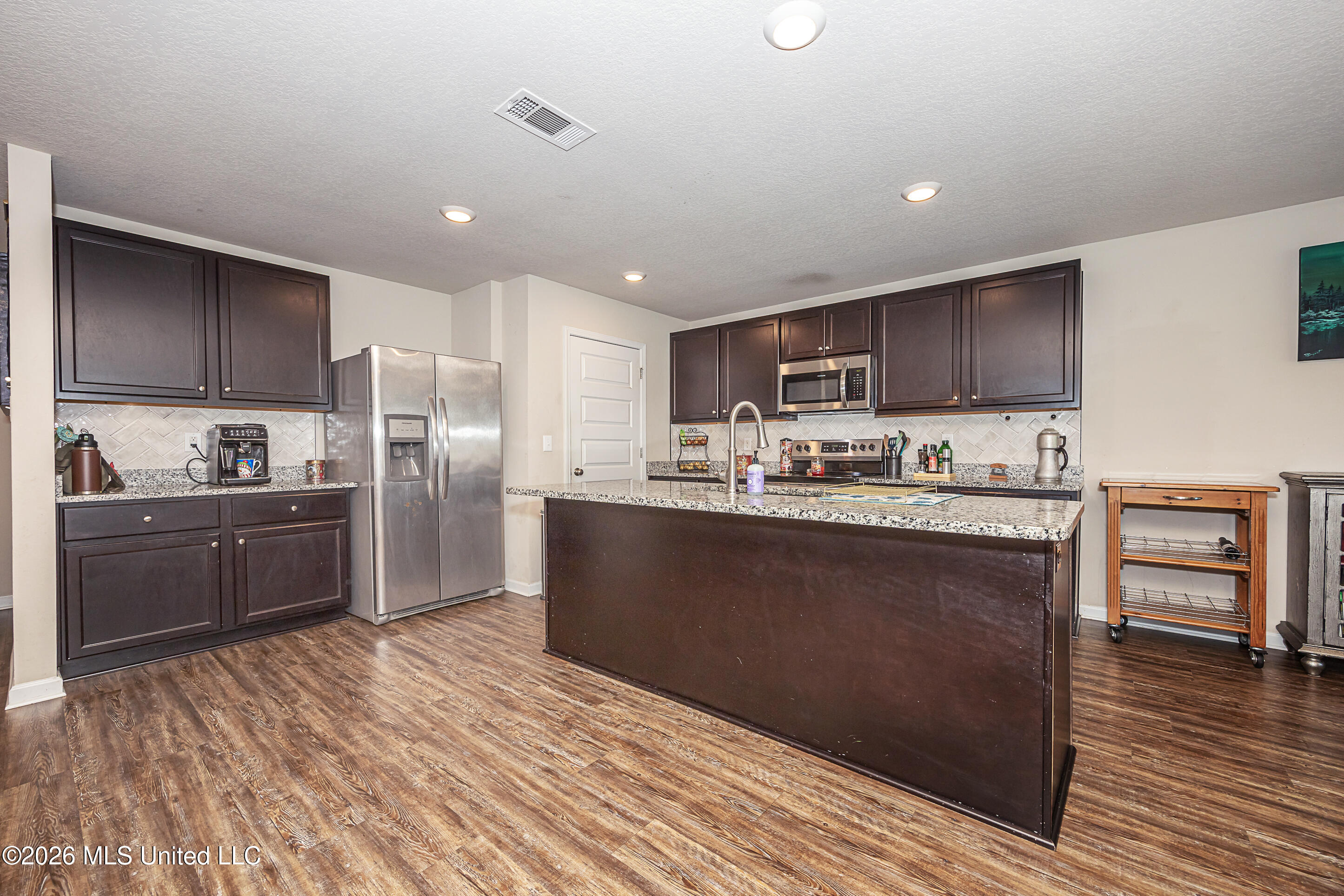 9125 Bellewood Drive Property Photo 7