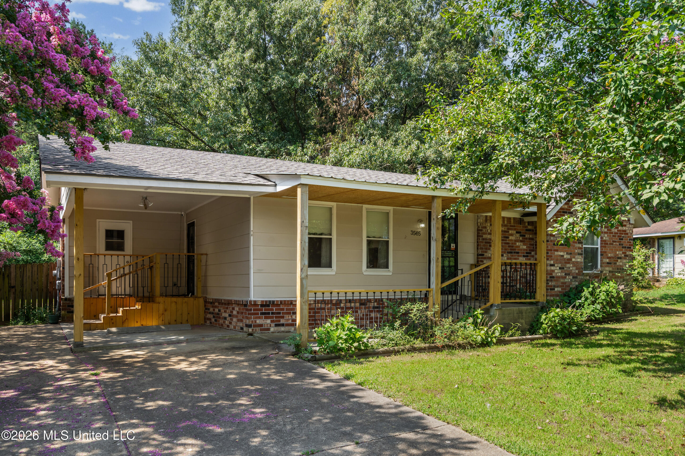 3565 Heathcliff Drive Property Photo 1