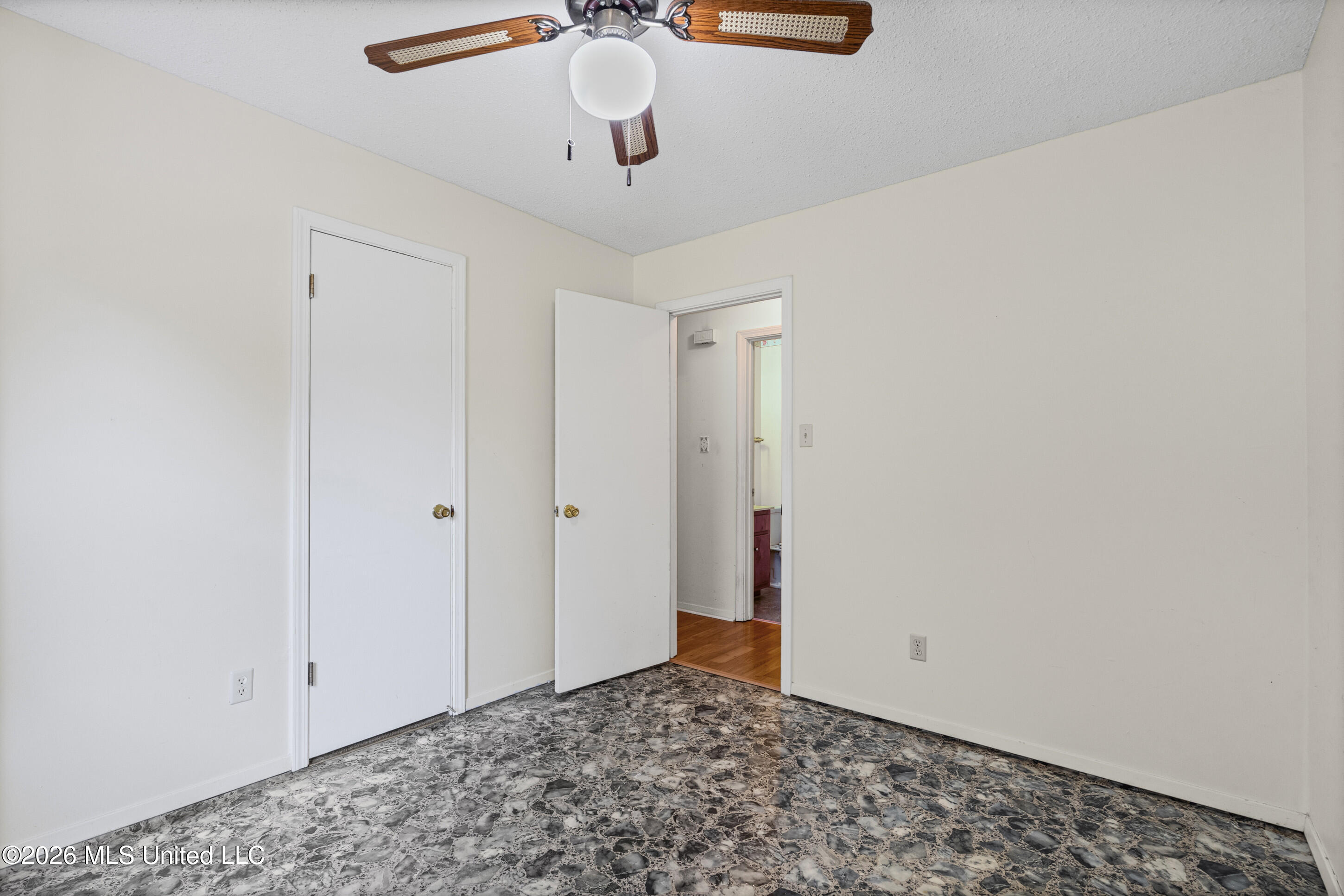 3565 Heathcliff Drive Property Photo 12