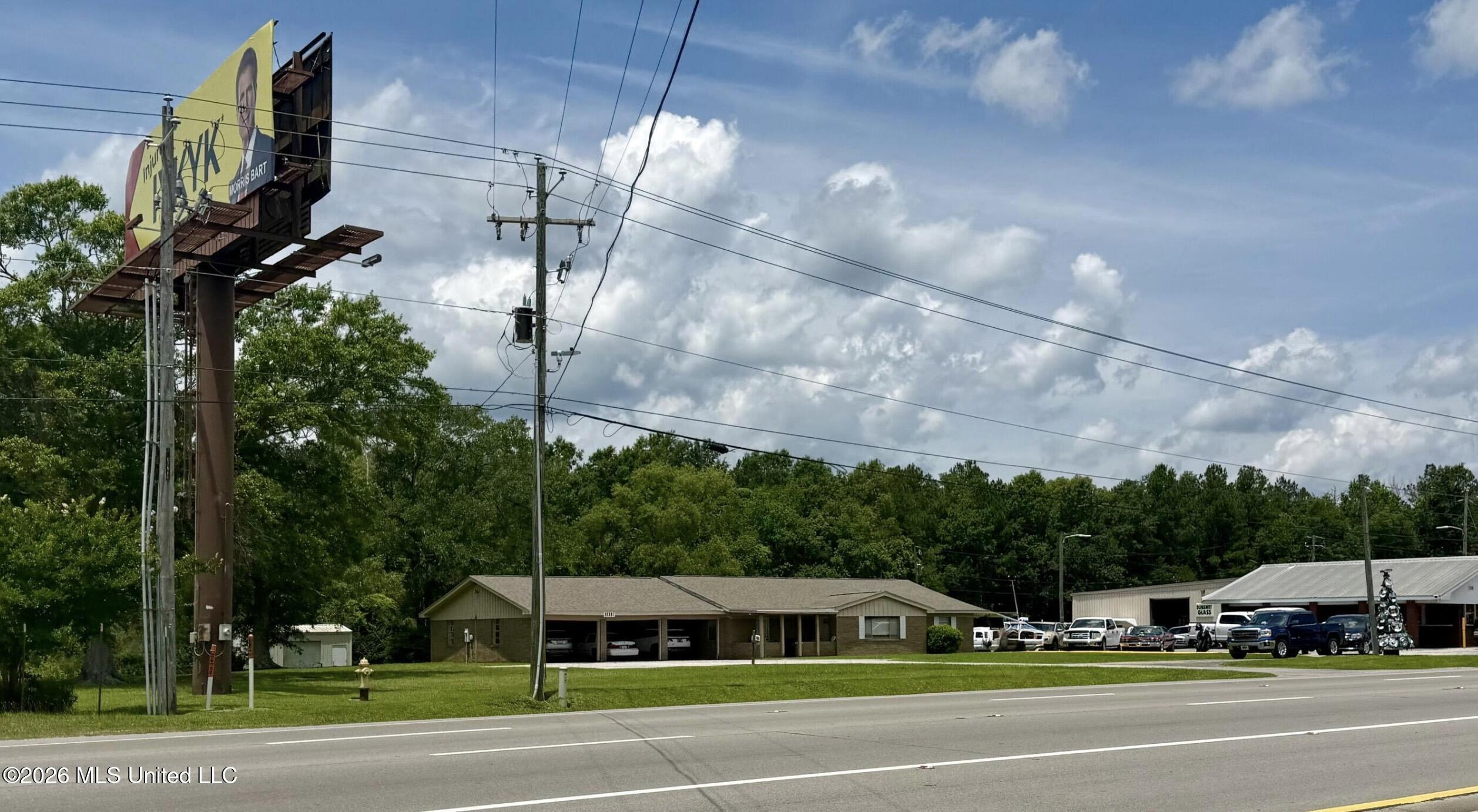 12399 N Highway 49 Property Photo 1
