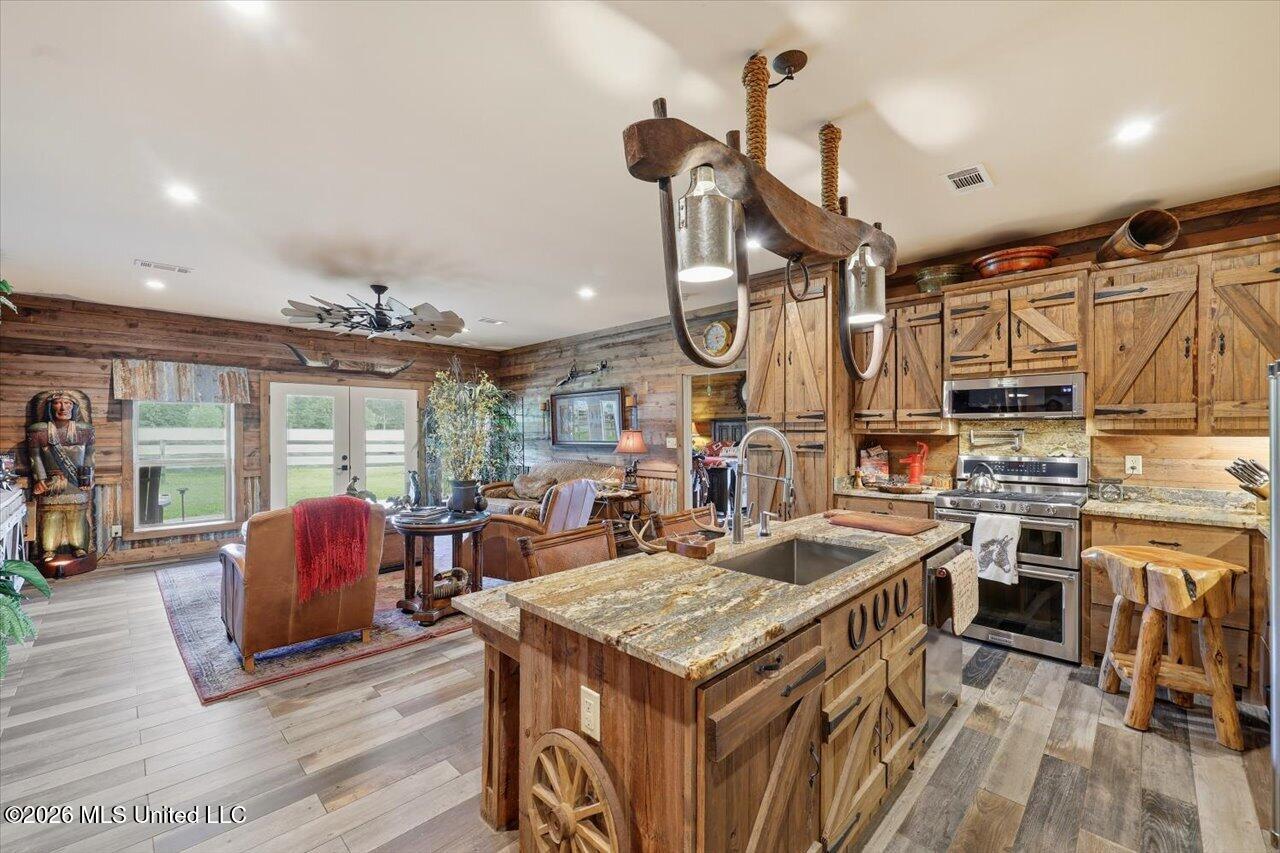 979 Barker Road Property Photo 14
