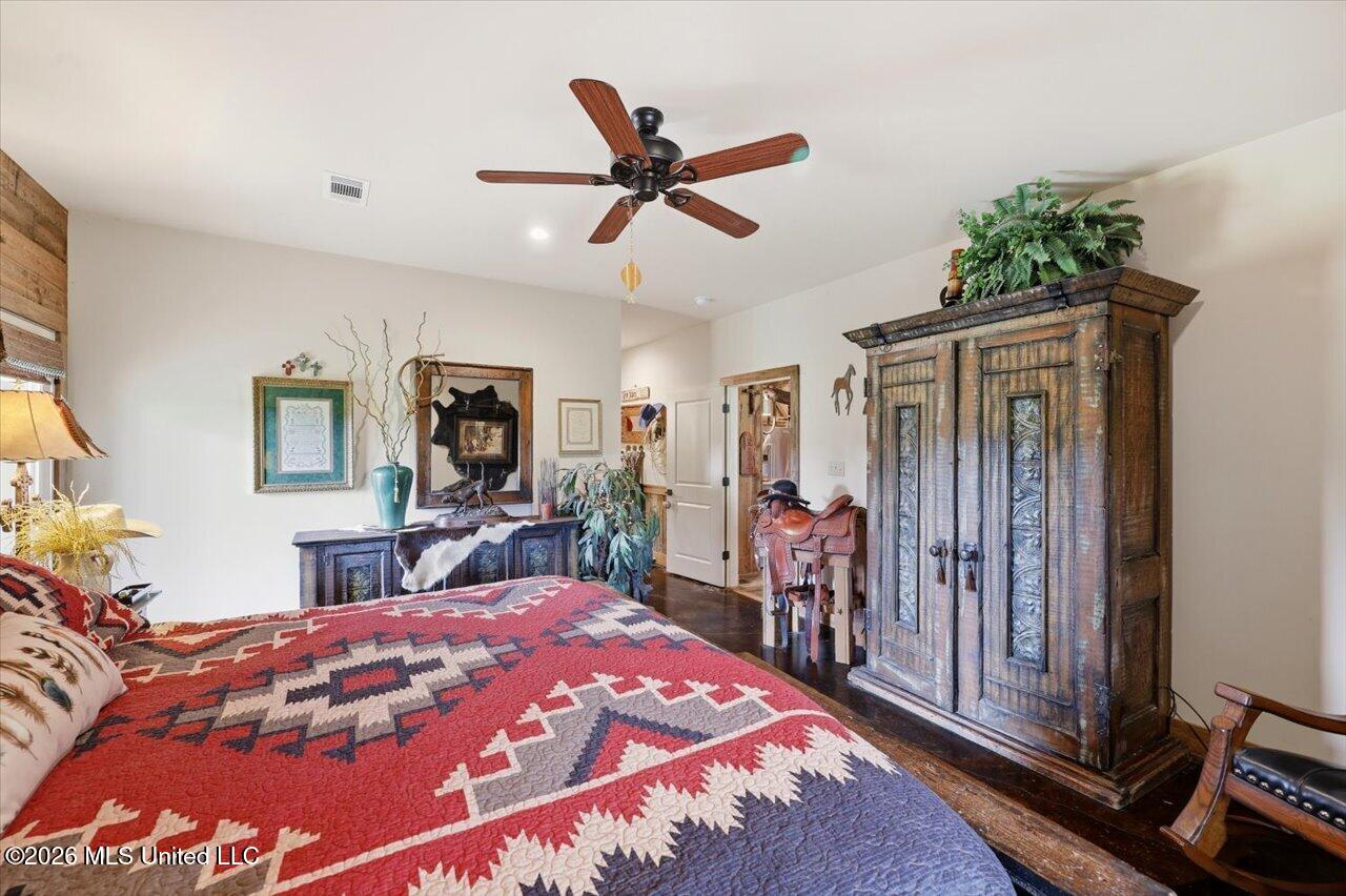 979 Barker Road Property Photo 18