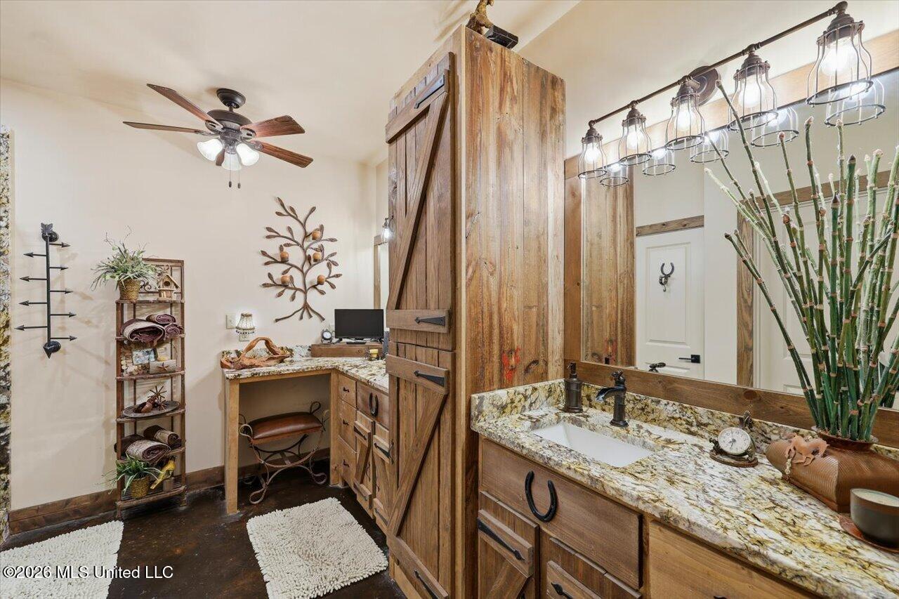 979 Barker Road Property Photo 19