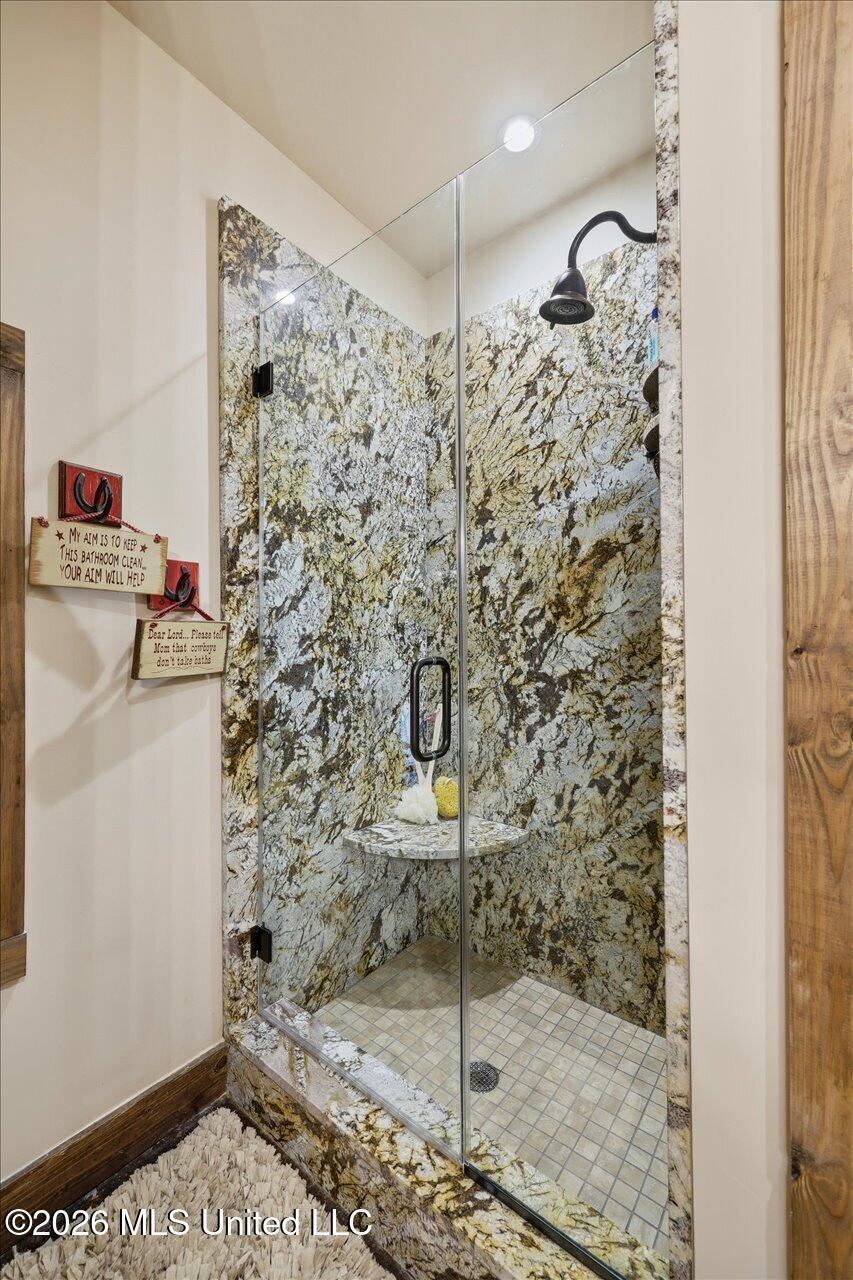 979 Barker Road Property Photo 29