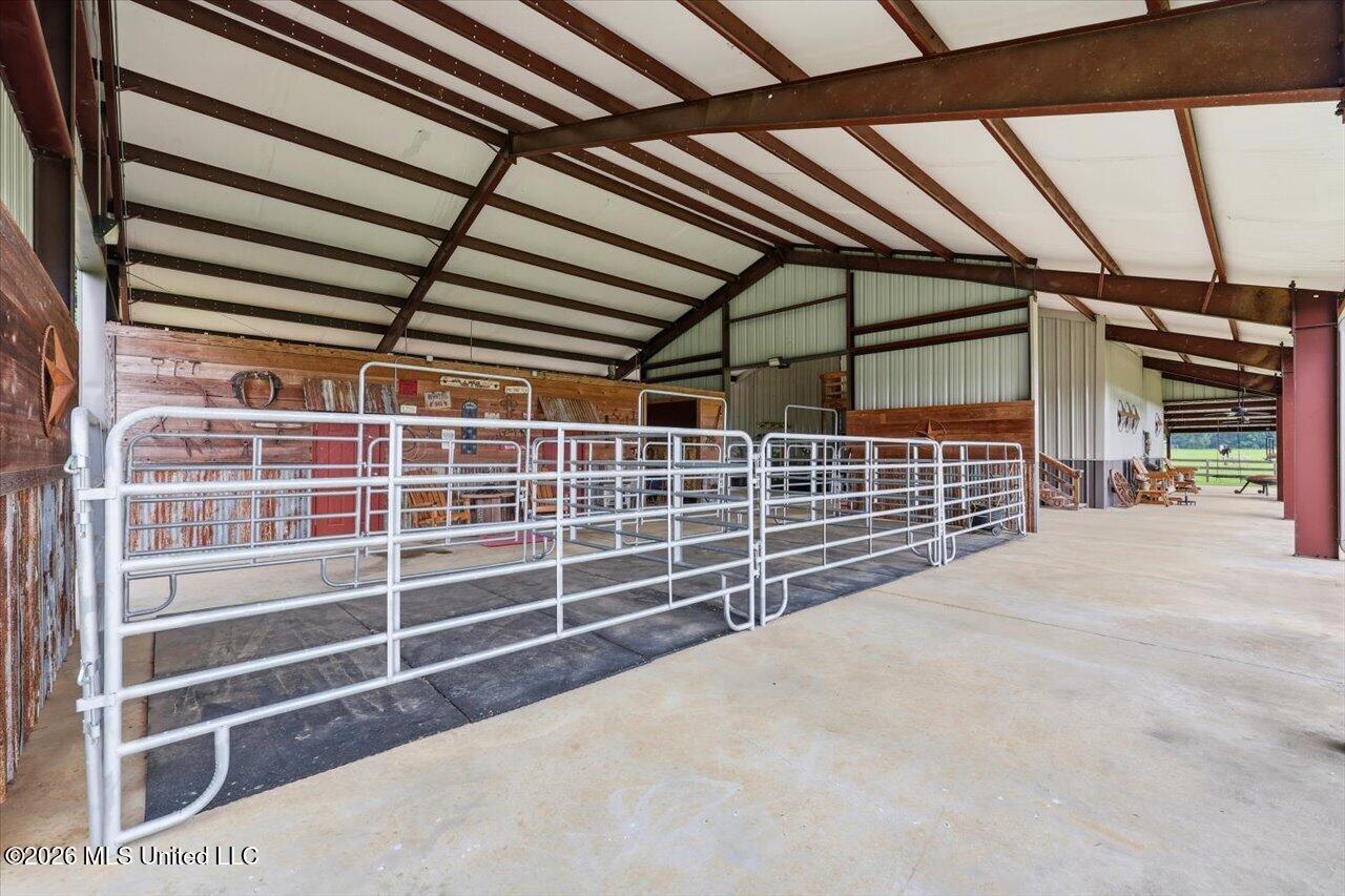 979 Barker Road Property Photo 36