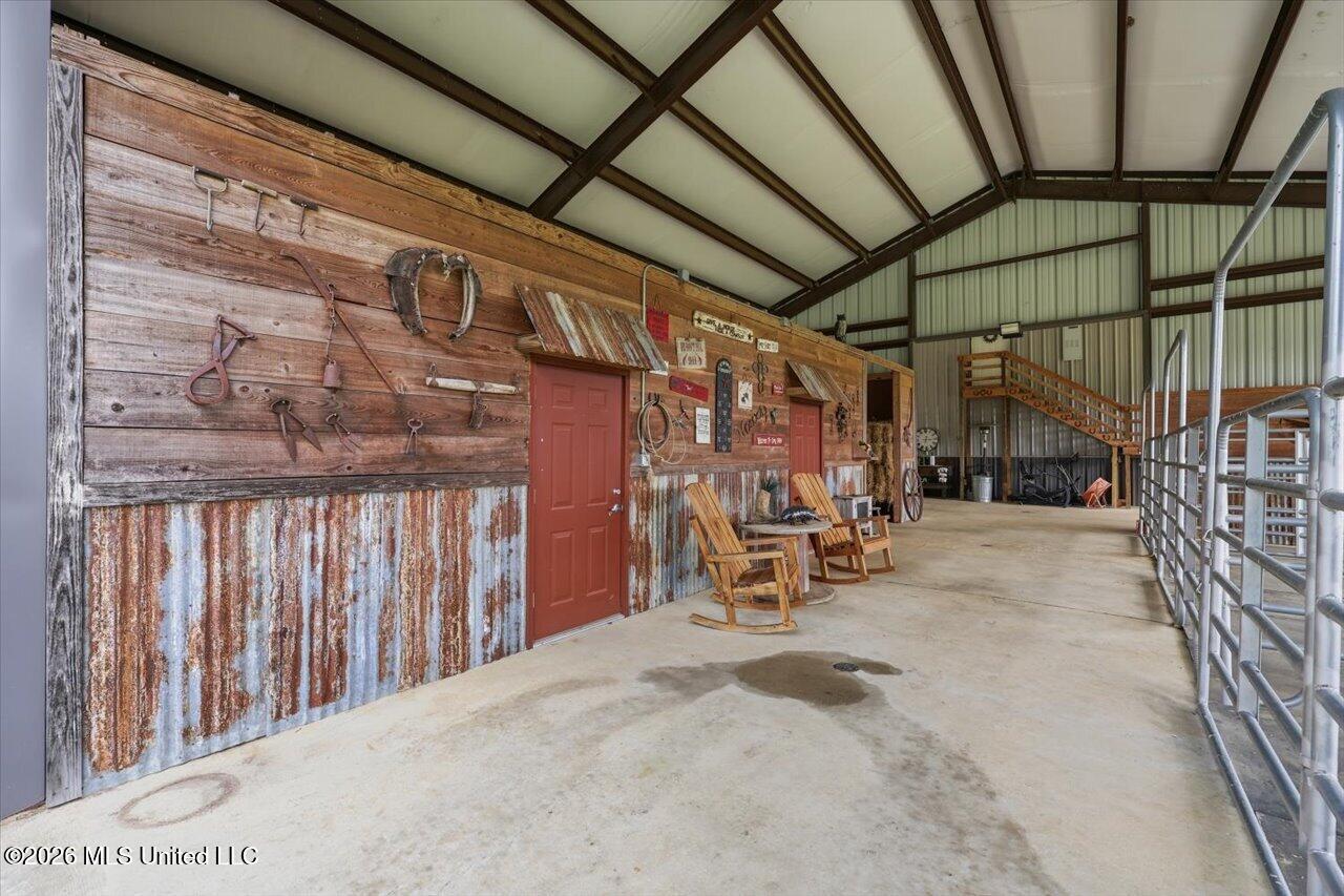 979 Barker Road Property Photo 38