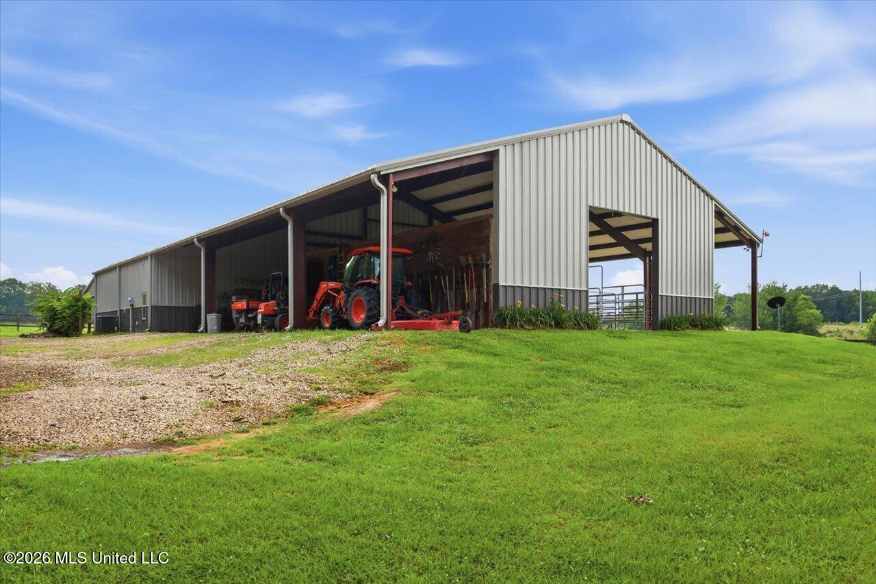 979 Barker Road Property Photo 40