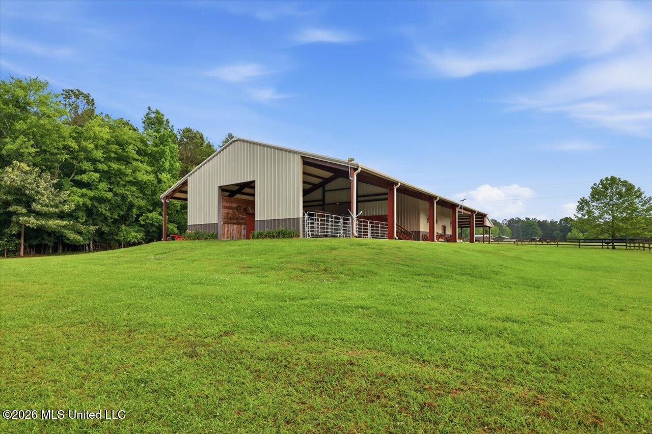 979 Barker Road Property Photo 42