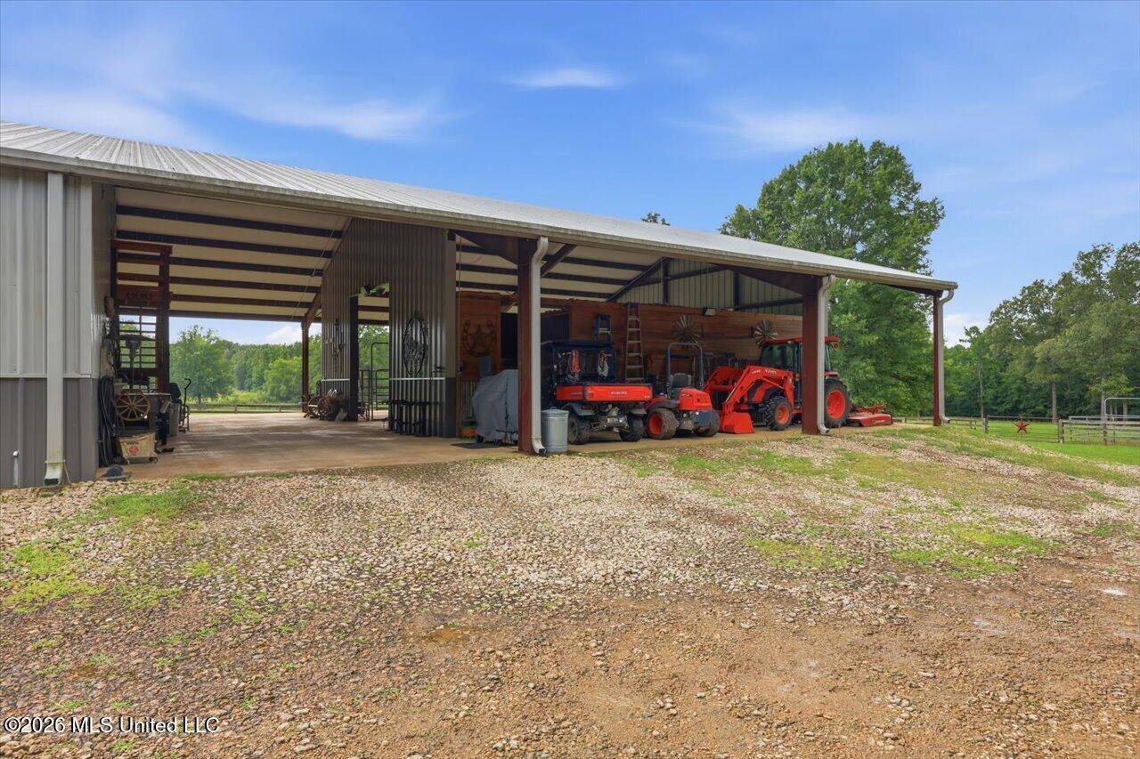 979 Barker Road Property Photo 45
