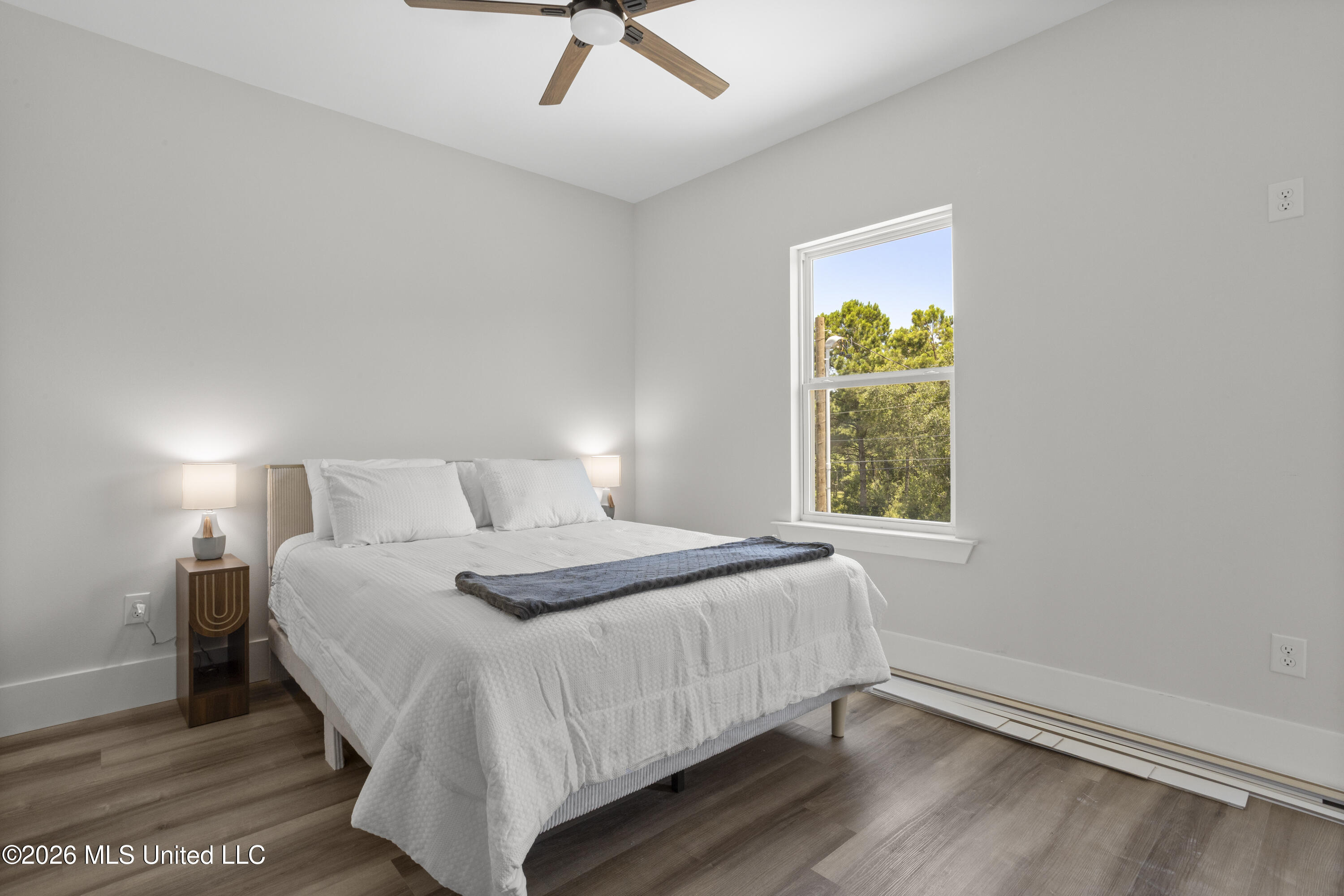 825 Larkspur Lane Property Photo 19