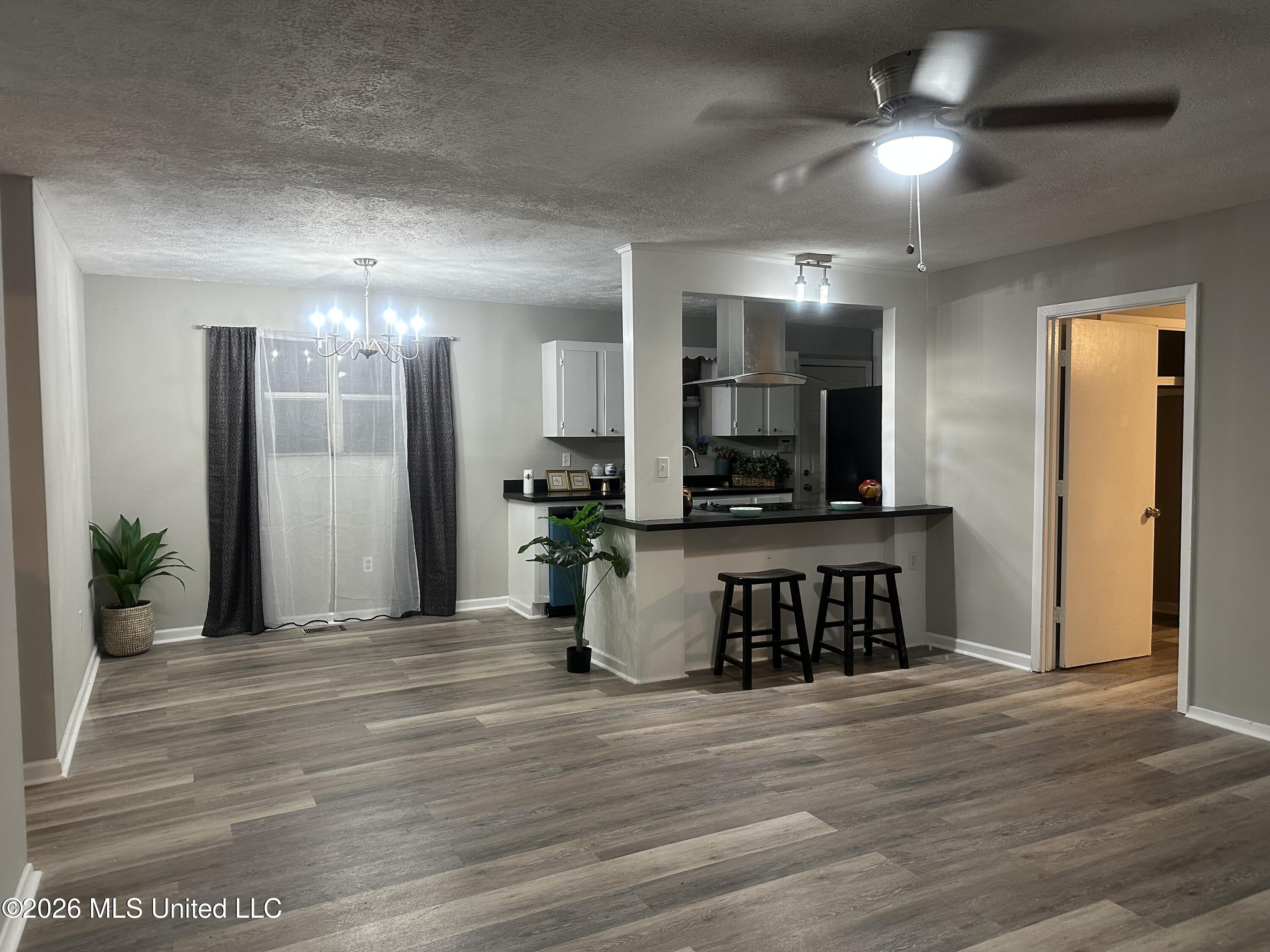 1249 Saint Augustine Drive Property Photo 3