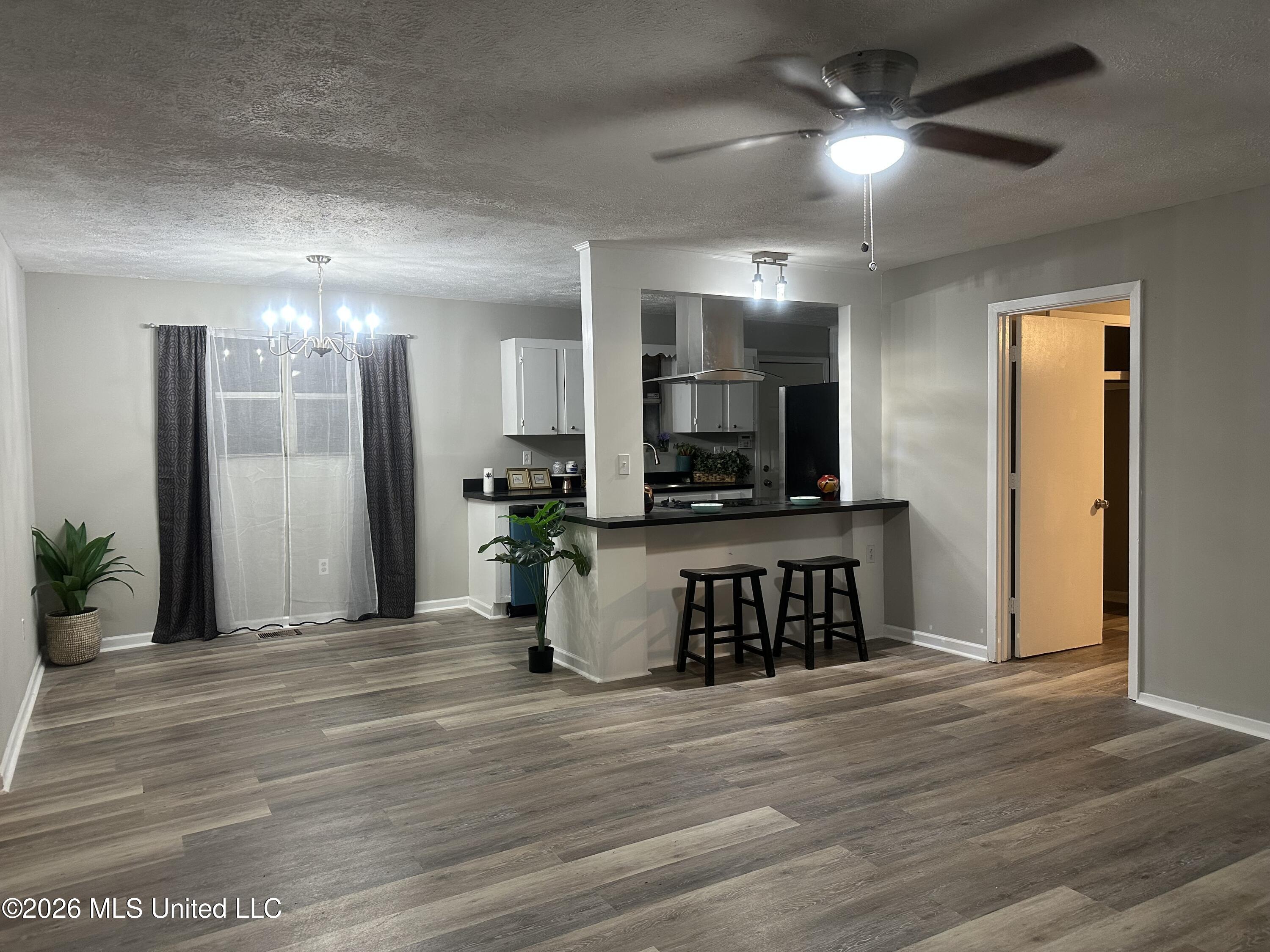1249 Saint Augustine Drive Property Photo 4