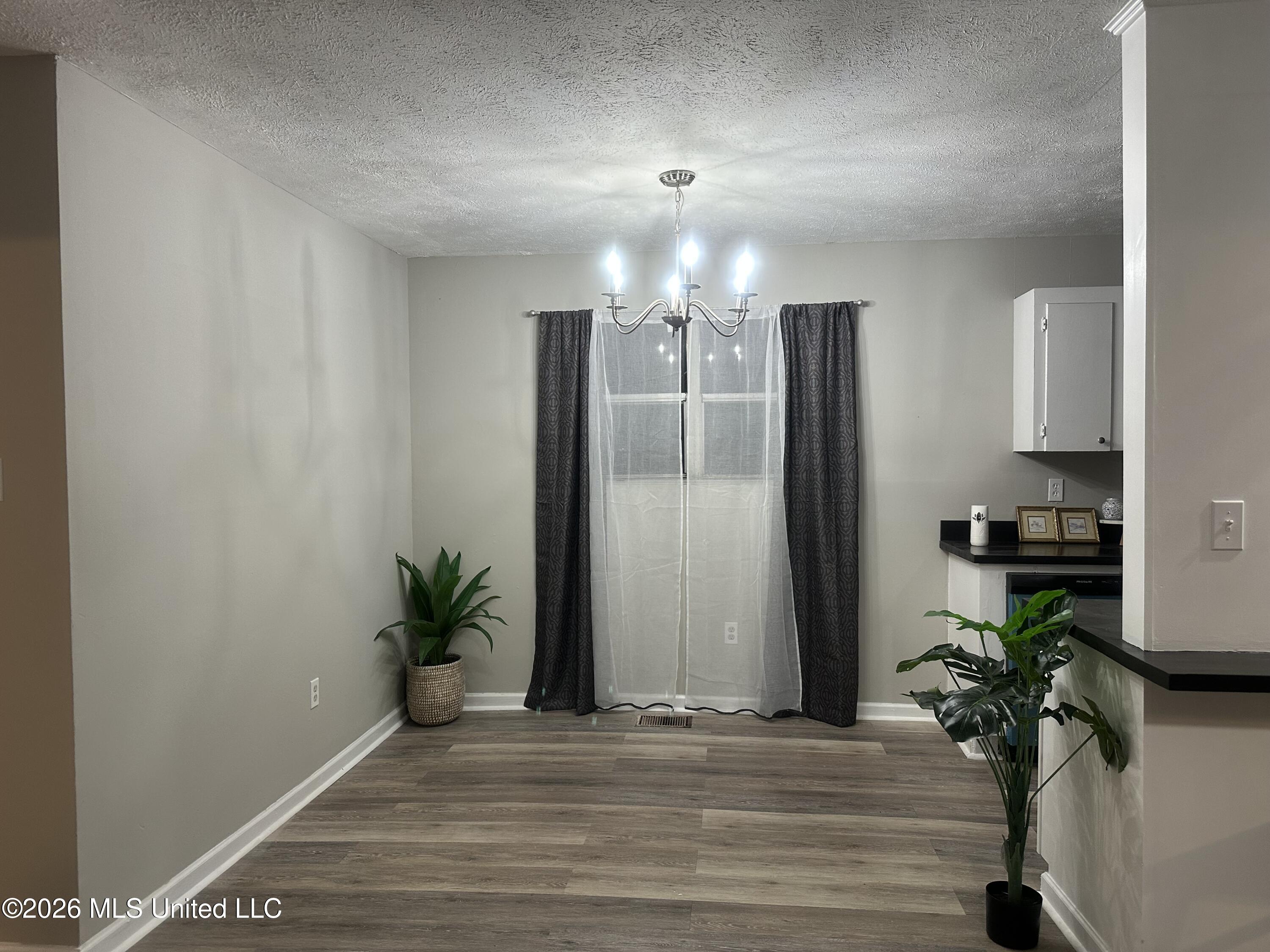 1249 Saint Augustine Drive Property Photo 8