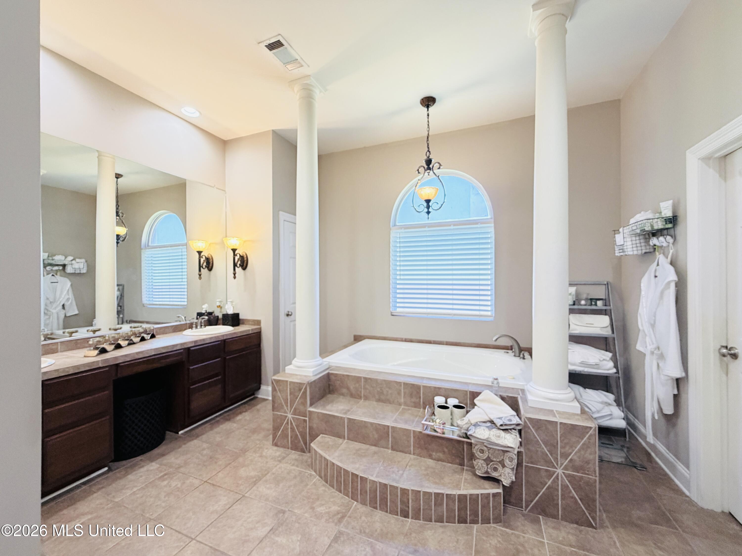 411 Chenoa Avenue Property Photo 12