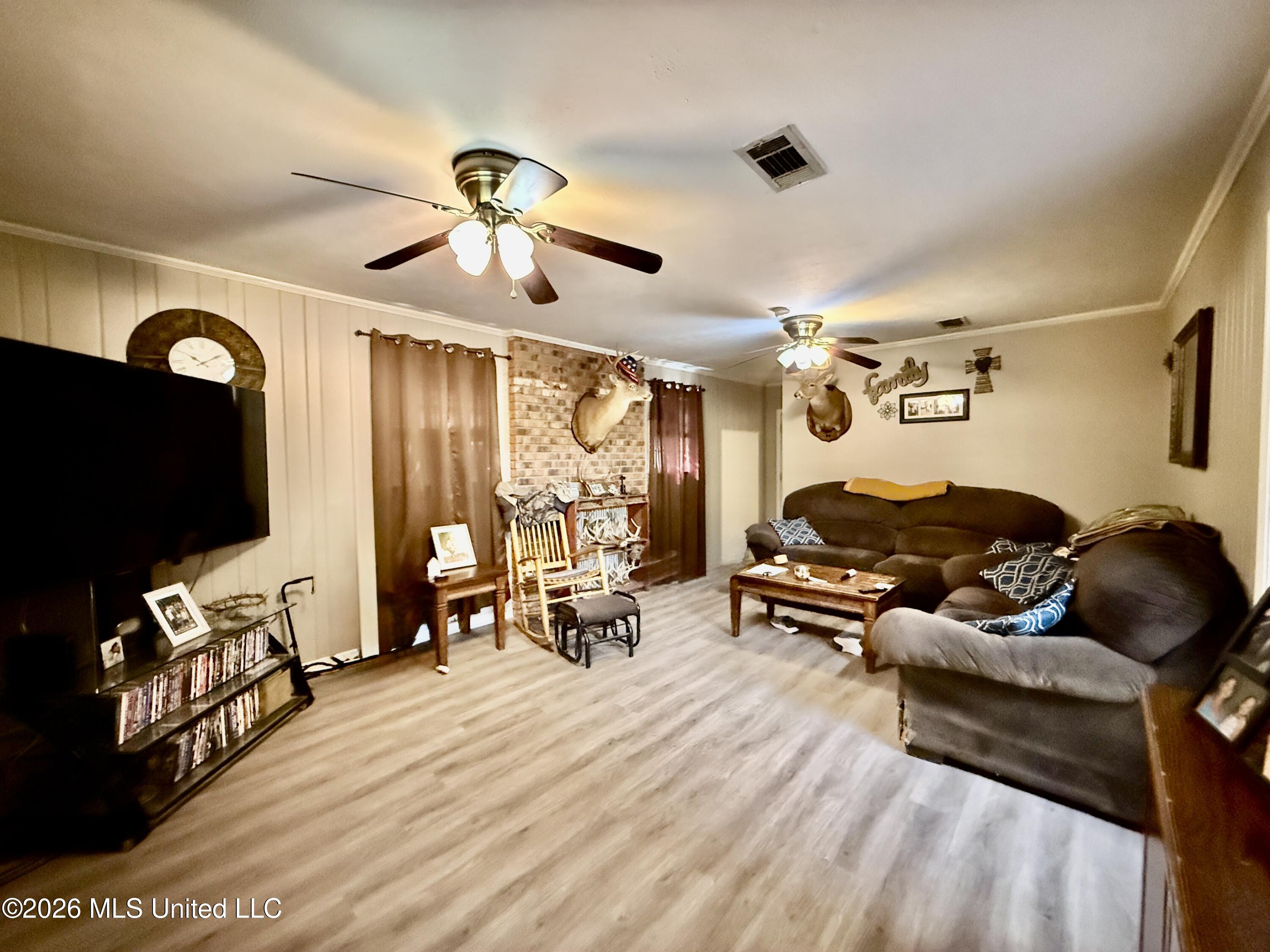 903 Kenwood Lane Property Photo 3