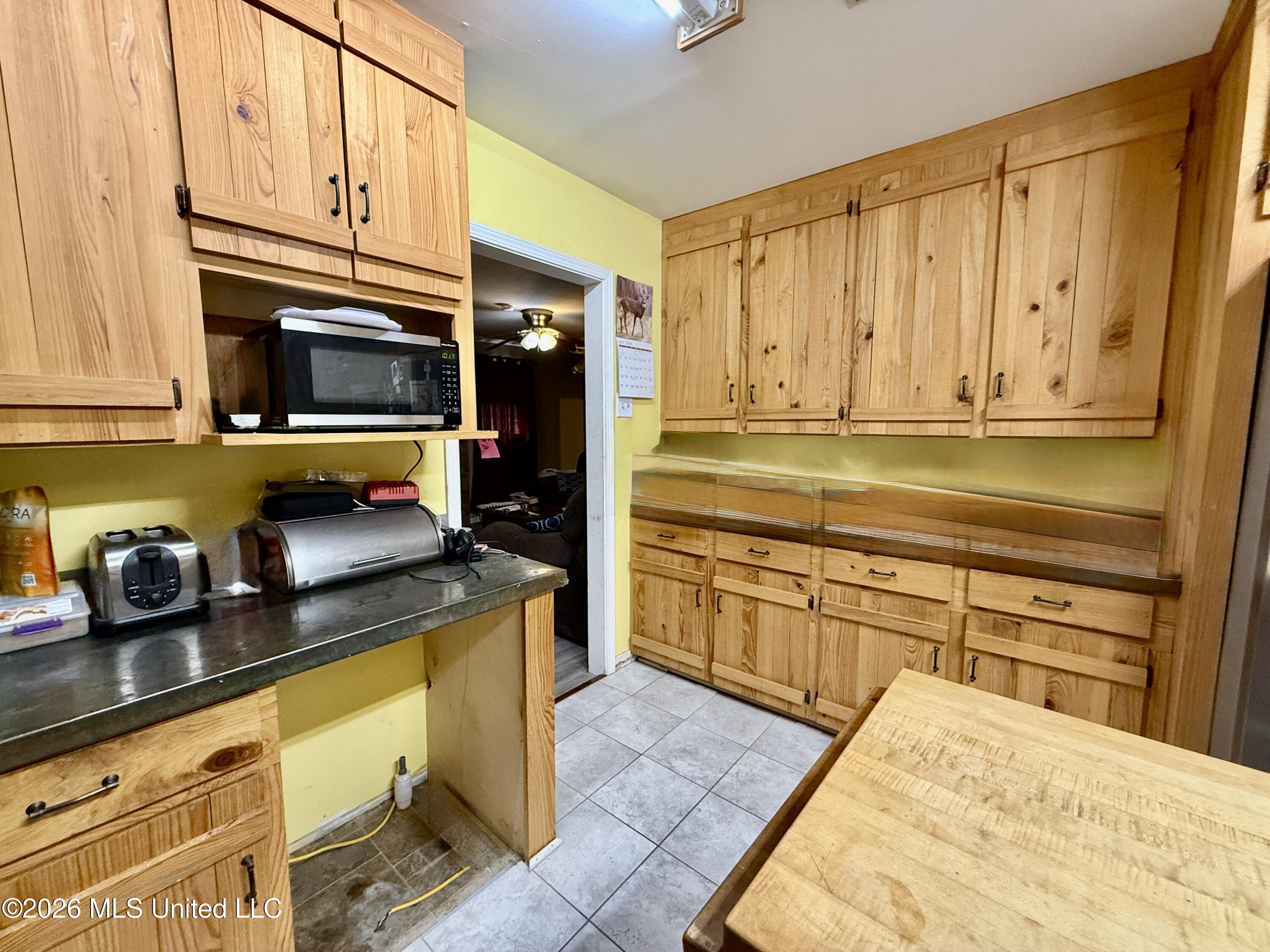 903 Kenwood Lane Property Photo 7